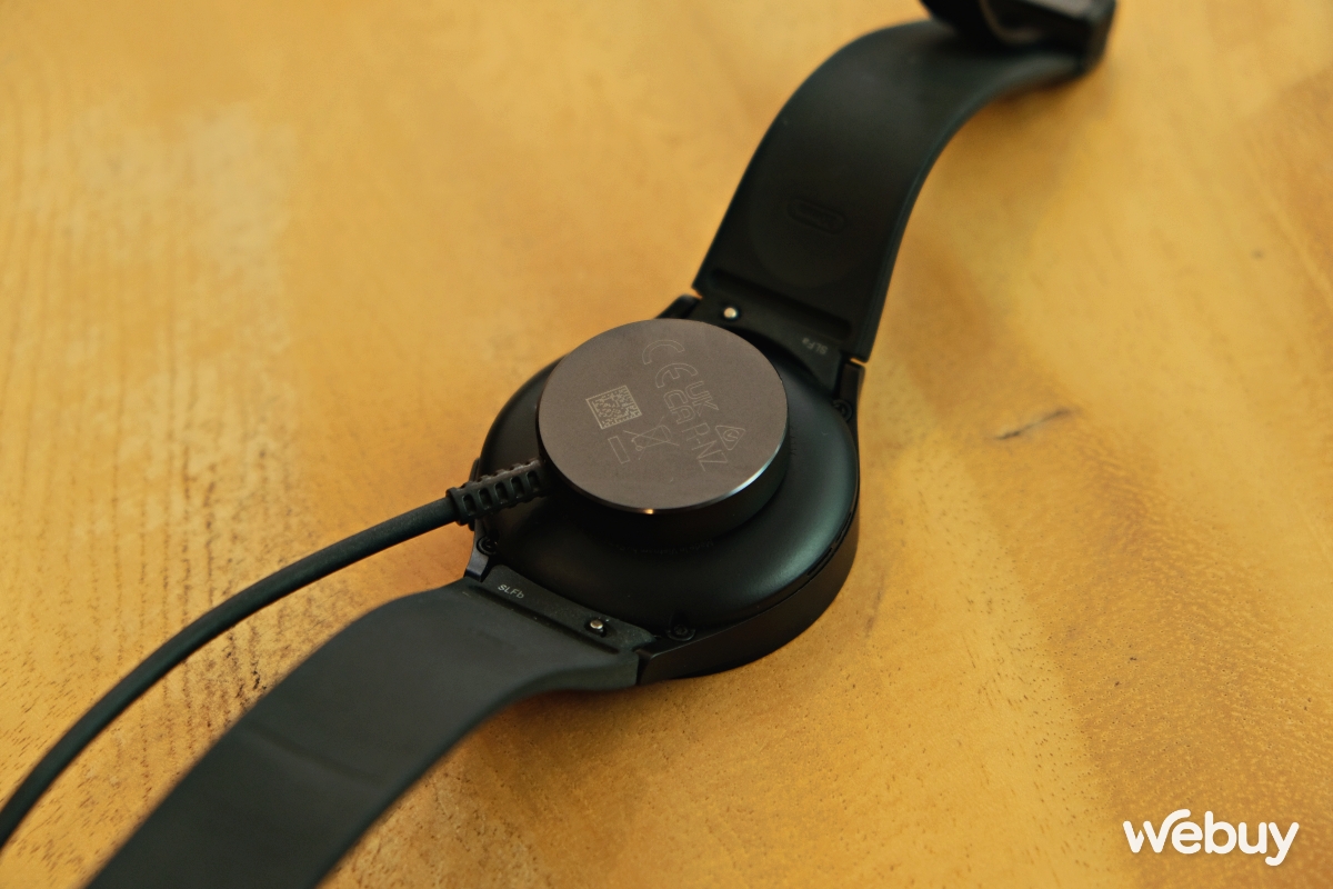 Trên tay Galaxy Watch5 Pro: Vỏ titan cứng cáp, kính phủ sapphire, pin 3 ngày và sạc nhanh hơn - Ảnh 5. Trên tay Galaxy Watch5 Pro: Vỏ titan cứng cáp, kính phủ sapphire, pin 3 ngày và sạc nhanh hơn - Ảnh 5.