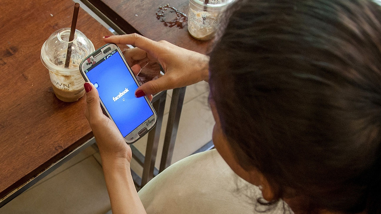 Facebook liên tiếp bị phạt vì bê bối thu thập dữ liệu cá nhân - Ảnh 2. Facebook liên tiếp bị phạt vì bê bối thu thập dữ liệu cá nhân - Ảnh 2.