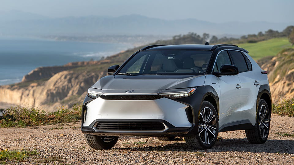 Chuyện hy hữu: Vừa bán mẫu ô tô điện đầu tiên được 2 tháng, Toyota vội gợi ý mua lại bằng được xe của khách vì lỗi chưa biết khi nào khắc phục được - Ảnh 1. Chuyện hy hữu: Vừa bán mẫu ô tô điện đầu tiên được 2 tháng, Toyota vội gợi ý mua lại bằng được xe của khách vì lỗi chưa biết khi nào khắc phục được - Ảnh 1.