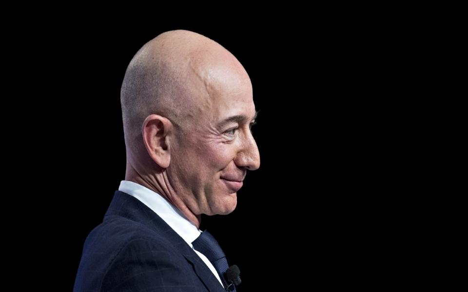 Bí quyết làm giàu của Jeff Bezos không khó nhưng ít ai có thể làm theo: Lý do là 3 đặc điểm khác biệt của người giàu bậc nhất thế giới - Ảnh 1. Bí quyết làm giàu của Jeff Bezos không khó nhưng ít ai có thể làm theo: Lý do là 3 đặc điểm khác biệt của người giàu bậc nhất thế giới - Ảnh 1.