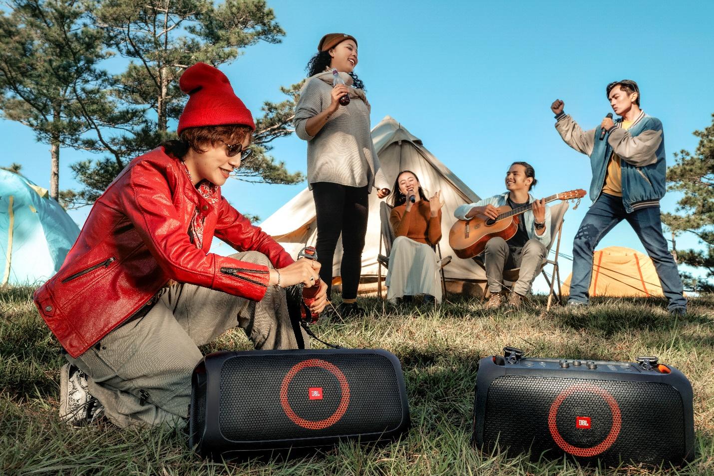 Loa JBL PartyBox On-The-Go được săn đón mùa lễ 2/9 - Ảnh 1. Loa JBL PartyBox On-The-Go được săn đón mùa lễ 2/9 - Ảnh 1.
