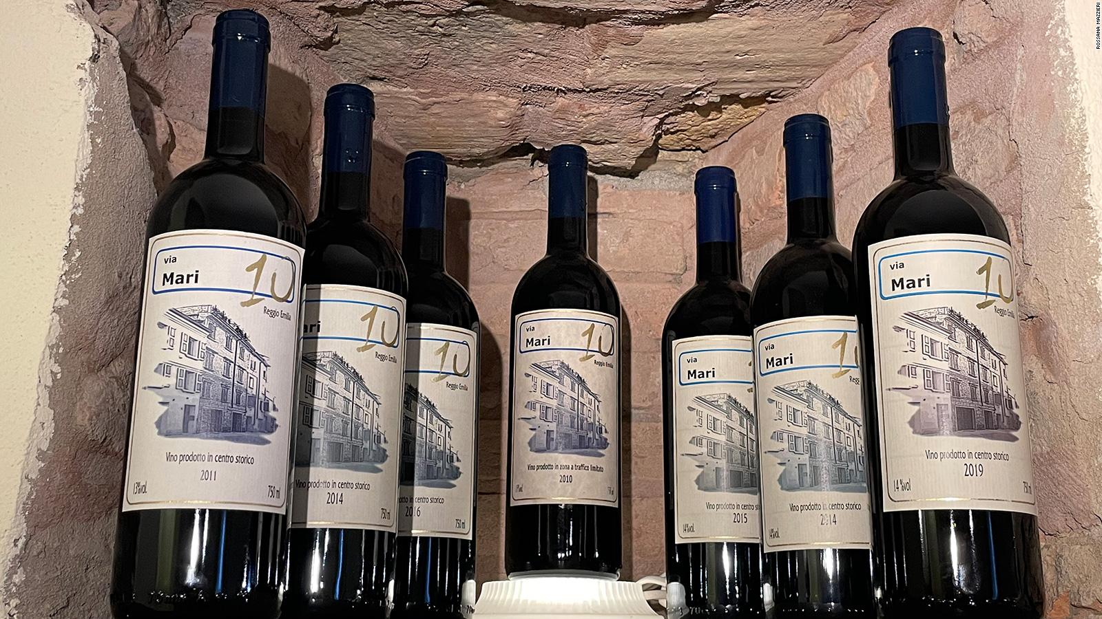 Kỳ lạ vườn nho nhỏ nhất thế giới: Chỉ sản xuất 29 chai vang mỗi năm nhưng không một ai được uống - Ảnh 3. Kỳ lạ vườn nho nhỏ nhất thế giới: Chỉ sản xuất 29 chai vang mỗi năm nhưng không một ai được uống - Ảnh 3.