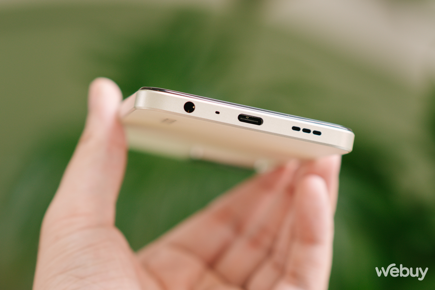 Trên tay OPPO Reno8: Chip Snapdragon 680 4G, chụp macro 30X, thiết kế đèn trang trí camera độc đáo - Ảnh 11. Trên tay OPPO Reno8: Chip Snapdragon 680 4G, chụp macro 30X, thiết kế đèn trang trí camera độc đáo - Ảnh 11.