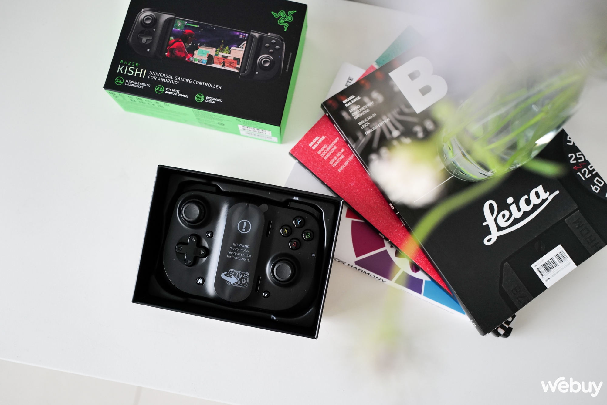Trên tay tay cầm gaming Razer Kishi V2: Biến smartphone thành máy chơi game "chuyên nghiệp" - Ảnh 5. Trên tay tay cầm gaming Razer Kishi V2: Biến smartphone thành máy chơi game "chuyên nghiệp" - Ảnh 5.