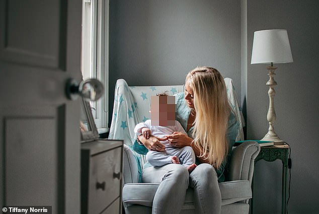 Nghề chăm sóc trẻ cho gia đình giàu có: Yêu cầu học vấn phải Oxford hoặc Cambridge - Ảnh 1. Nghề chăm sóc trẻ cho gia đình giàu có: Yêu cầu học vấn phải Oxford hoặc Cambridge - Ảnh 1.