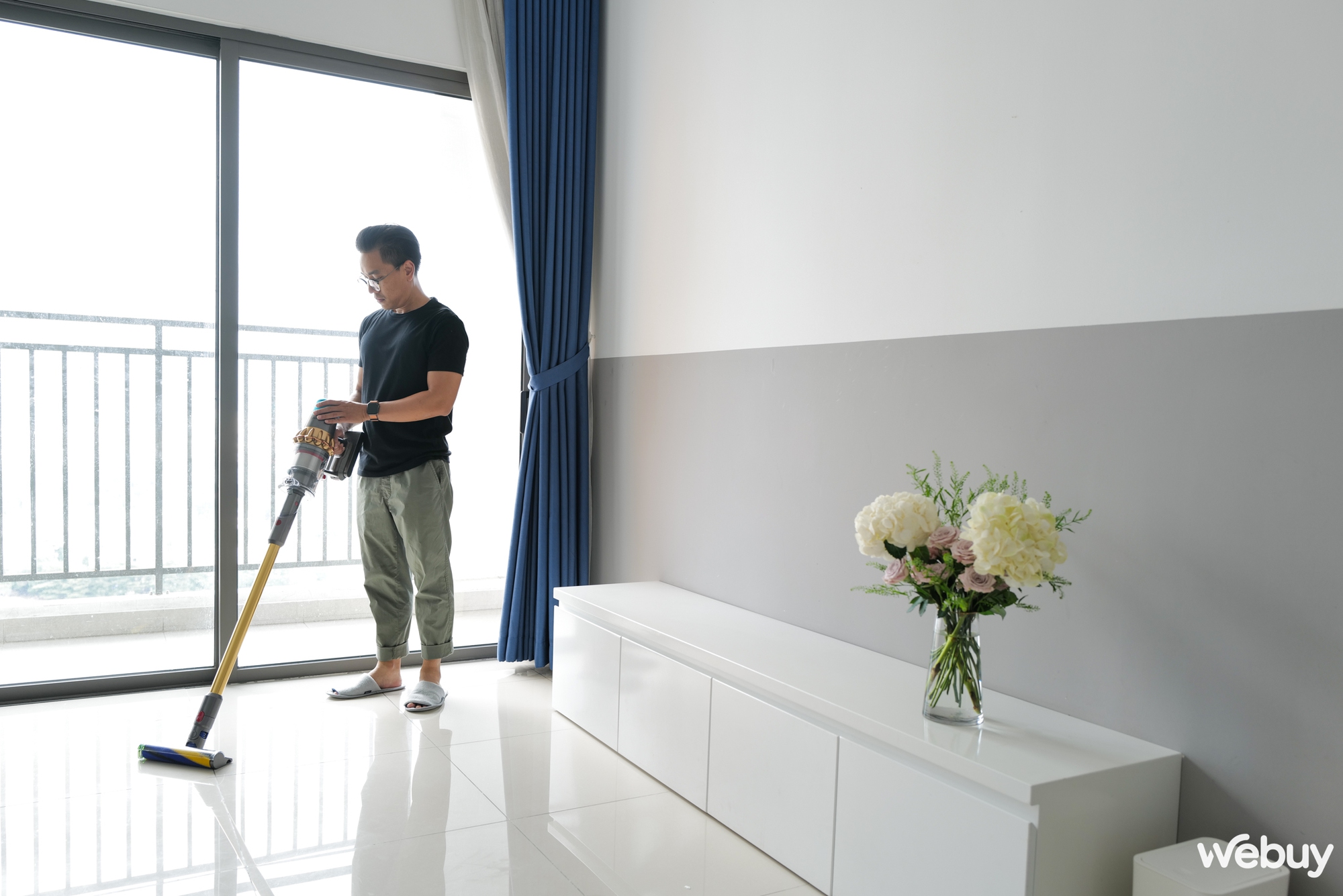 Trải nghiệm nhanh Dyson V15 Detect Absolute: Một chiếc máy hút bụi khiến bất kỳ người đàn ông nào cũng muốn làm việc nhà - Ảnh 16. Trải nghiệm nhanh Dyson V15 Detect Absolute: Một chiếc máy hút bụi khiến bất kỳ người đàn ông nào cũng muốn làm việc nhà - Ảnh 16.