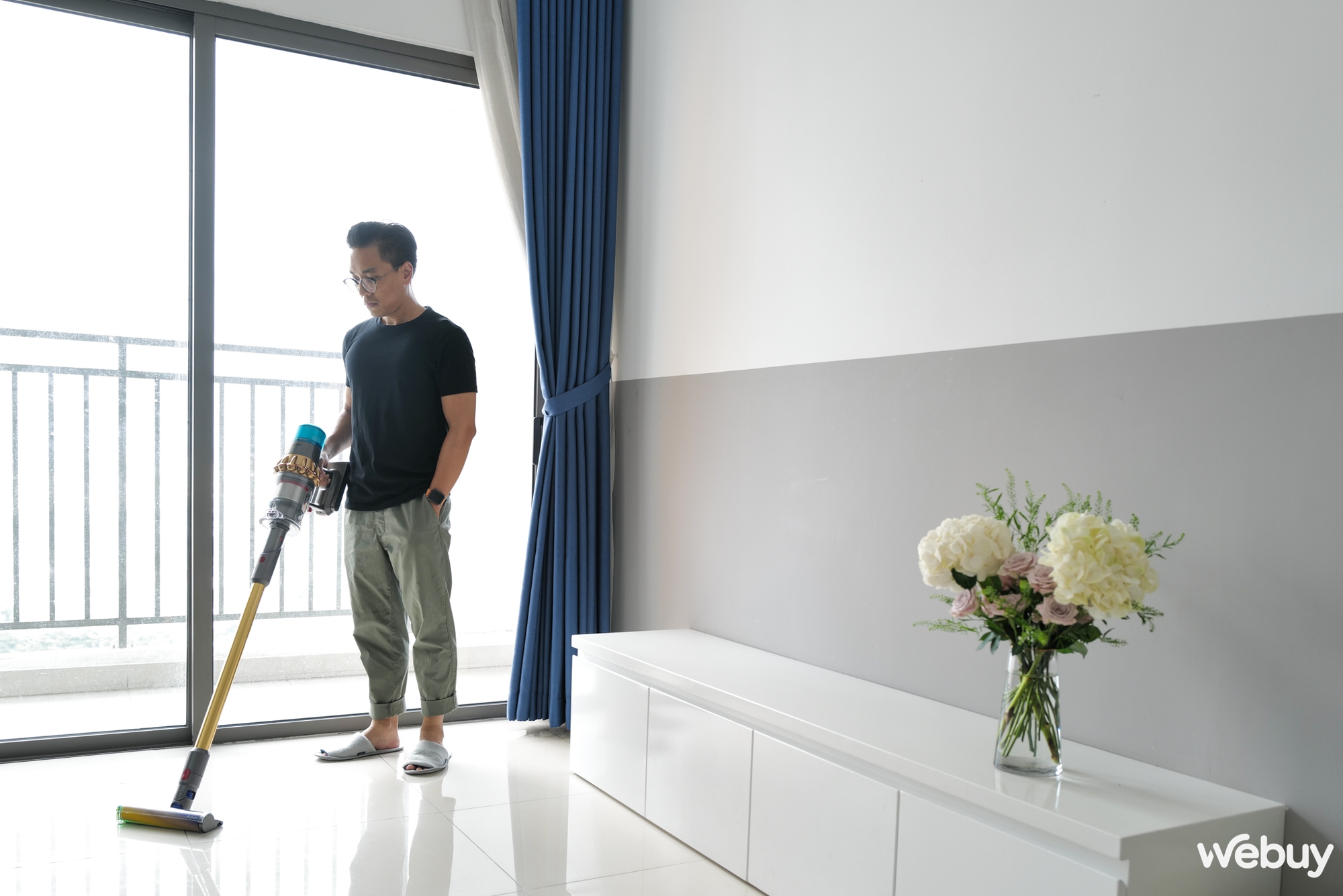 Trải nghiệm nhanh Dyson V15 Detect Absolute: Một chiếc máy hút bụi khiến bất kỳ người đàn ông nào cũng muốn làm việc nhà - Ảnh 18. Trải nghiệm nhanh Dyson V15 Detect Absolute: Một chiếc máy hút bụi khiến bất kỳ người đàn ông nào cũng muốn làm việc nhà - Ảnh 18.