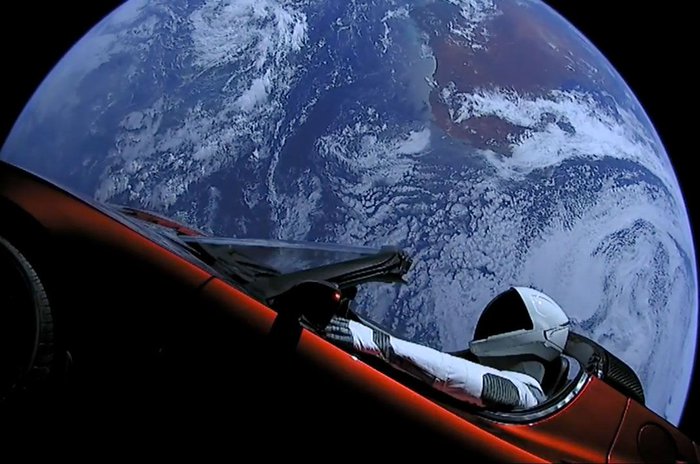 Sau 4 năm được Elon Musk gửi vào vũ trụ, số phận chiếc Tesla Roadster 100.000 USD giờ ra sao? - Ảnh 1. Sau 4 năm được Elon Musk gửi vào vũ trụ, số phận chiếc Tesla Roadster 100.000 USD giờ ra sao? - Ảnh 1.