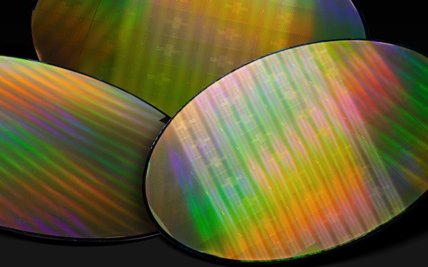 FPT công bố sản xuất thành công chip vi mạch “make in Vietnam”, hiện thực hóa giấc mơ sản xuất linh kiện bán dẫn bởi trí tuệ Việt - Ảnh 1. FPT công bố sản xuất thành công chip vi mạch “make in Vietnam”, hiện thực hóa giấc mơ sản xuất linh kiện bán dẫn bởi trí tuệ Việt - Ảnh 1.