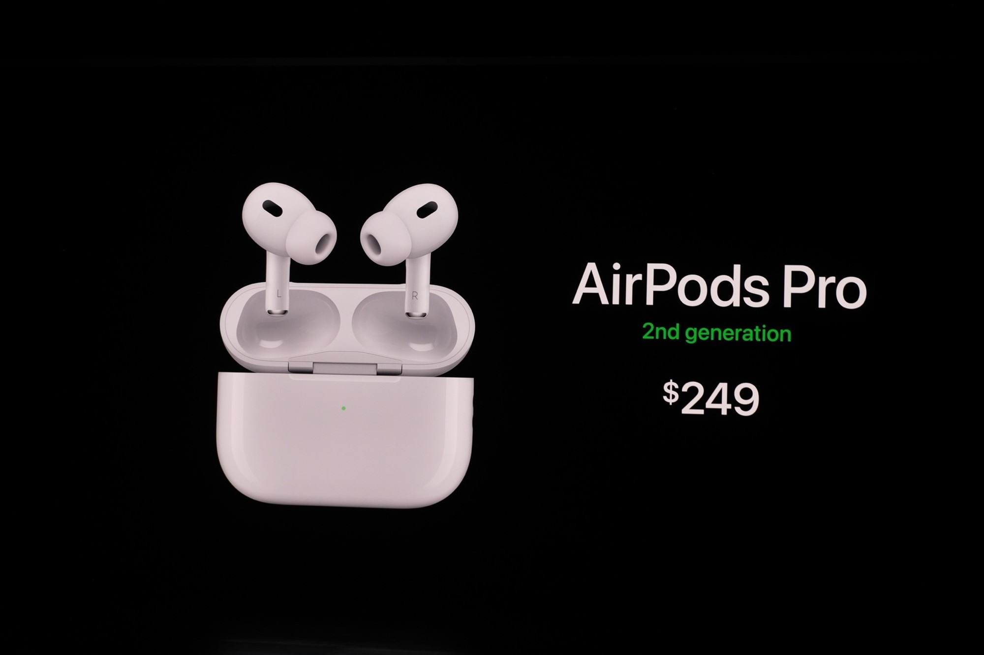 AirPods Pro 2 chính thức ra mắt, chống ồn gấp đôi thế hệ cũ, 30 giờ, hộp sạc tịch hợp loa, giá cao - Ảnh 5. AirPods Pro 2 chính thức ra mắt, chống ồn gấp đôi thế hệ cũ, 30 giờ, hộp sạc tịch hợp loa, giá cao - Ảnh 5.