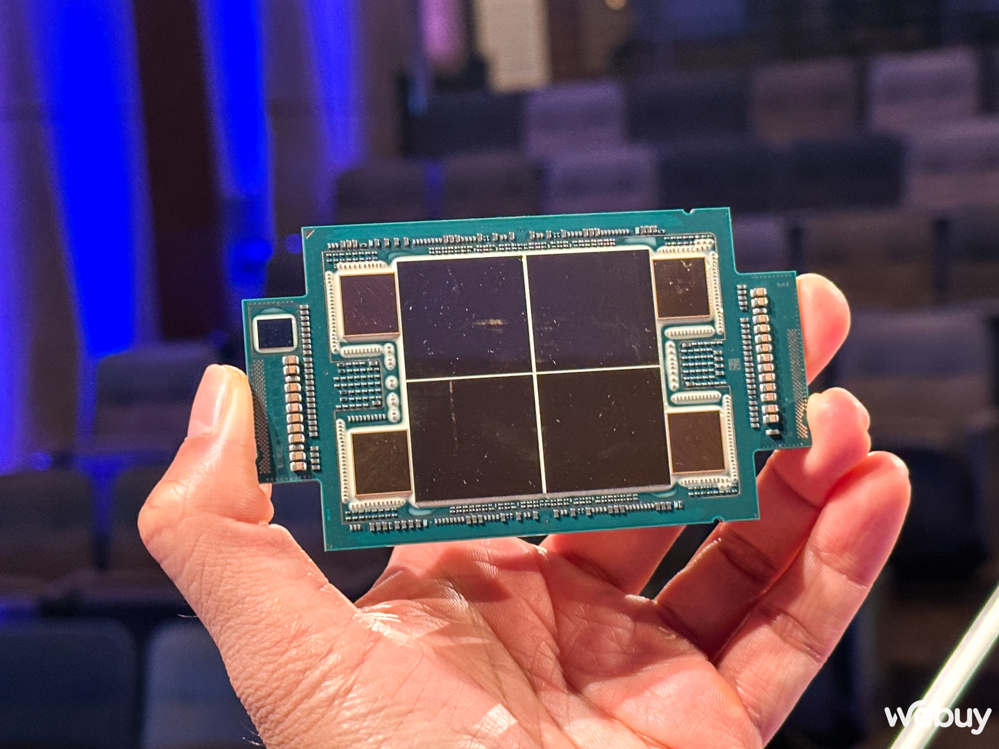 Intel ra mắt loạt CPU máy chủ mới, Xeon Scalable thế hệ 4, các mẫu CPU và GPU dòng Xeon Max - Ảnh 8. Intel ra mắt loạt CPU máy chủ mới, Xeon Scalable thế hệ 4, các mẫu CPU và GPU dòng Xeon Max - Ảnh 8.