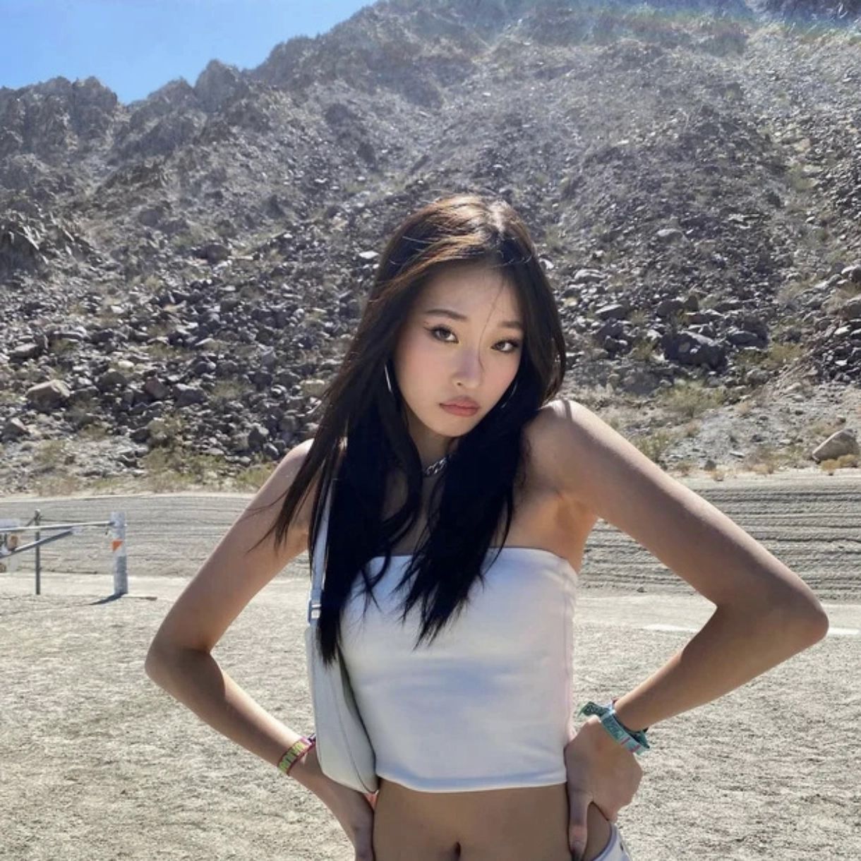 Tiểu công chúa Samsung vướng nghi vấn hẹn hò G-Dragon: Thích iPhone, không ngại khoe đang dùng Pro Max - Ảnh 4. Tiểu công chúa Samsung vướng nghi vấn hẹn hò G-Dragon: Thích iPhone, không ngại khoe đang dùng Pro Max - Ảnh 4.