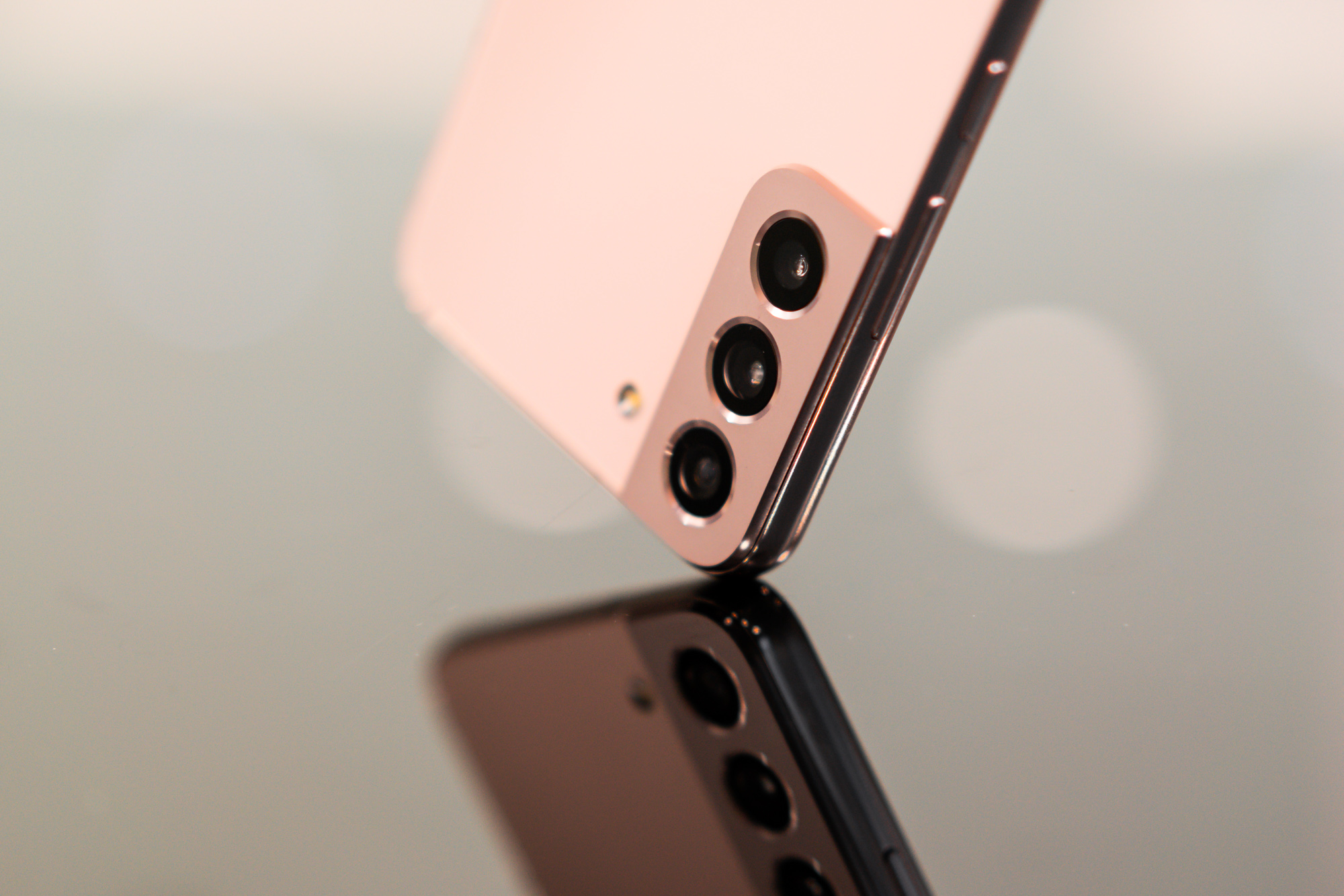 Tại sao nói sức mạnh của Galaxy S Series đến từ bóng đêm? - Ảnh 6. Tại sao nói sức mạnh của Galaxy S Series đến từ bóng đêm? - Ảnh 6.