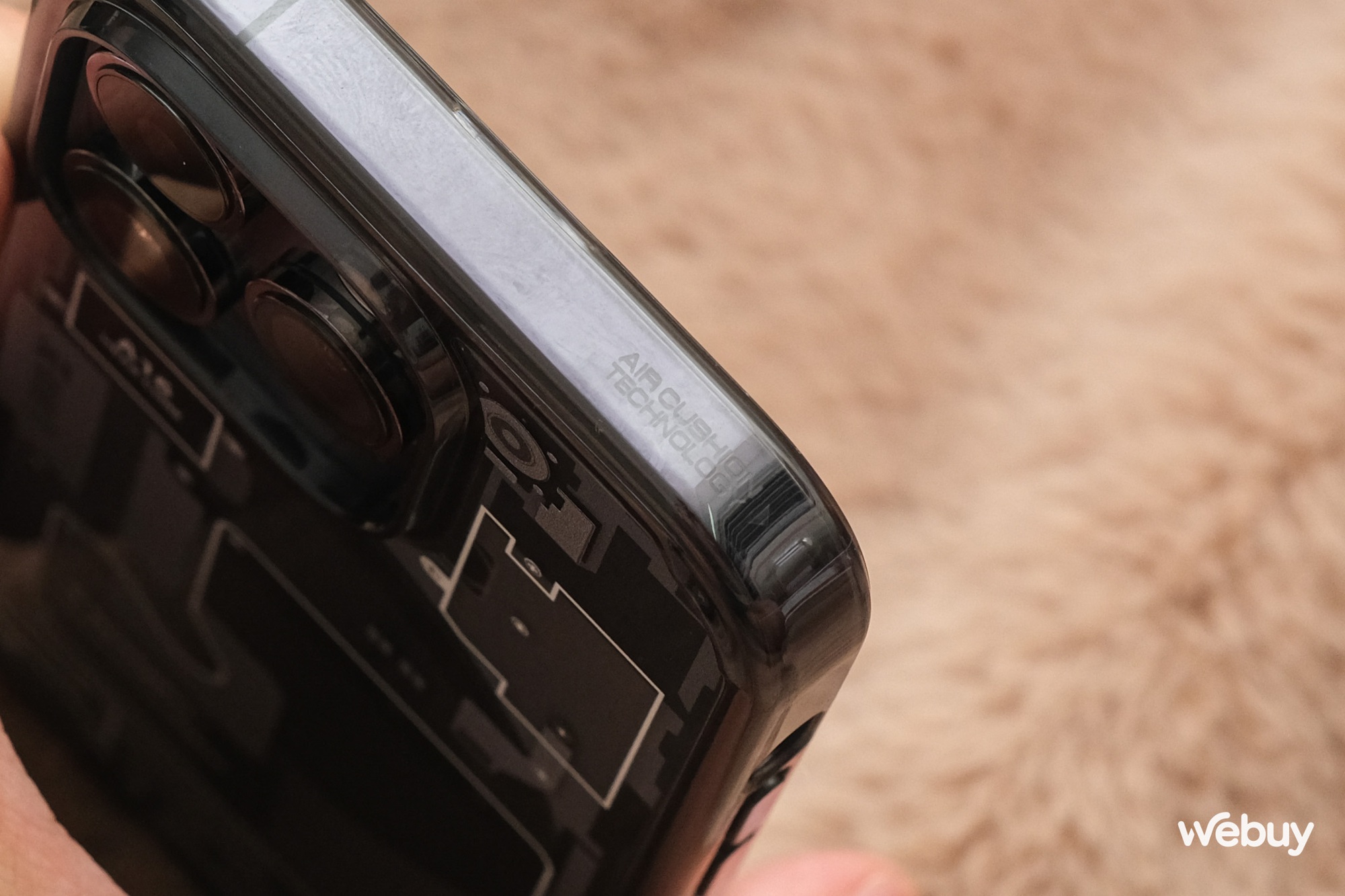 Ốp lưng "xuyên thấu" cao cấp dành cho tín đồ iPhone 14 Pro - Ảnh 6. Ốp lưng "xuyên thấu" cao cấp dành cho tín đồ iPhone 14 Pro - Ảnh 6.