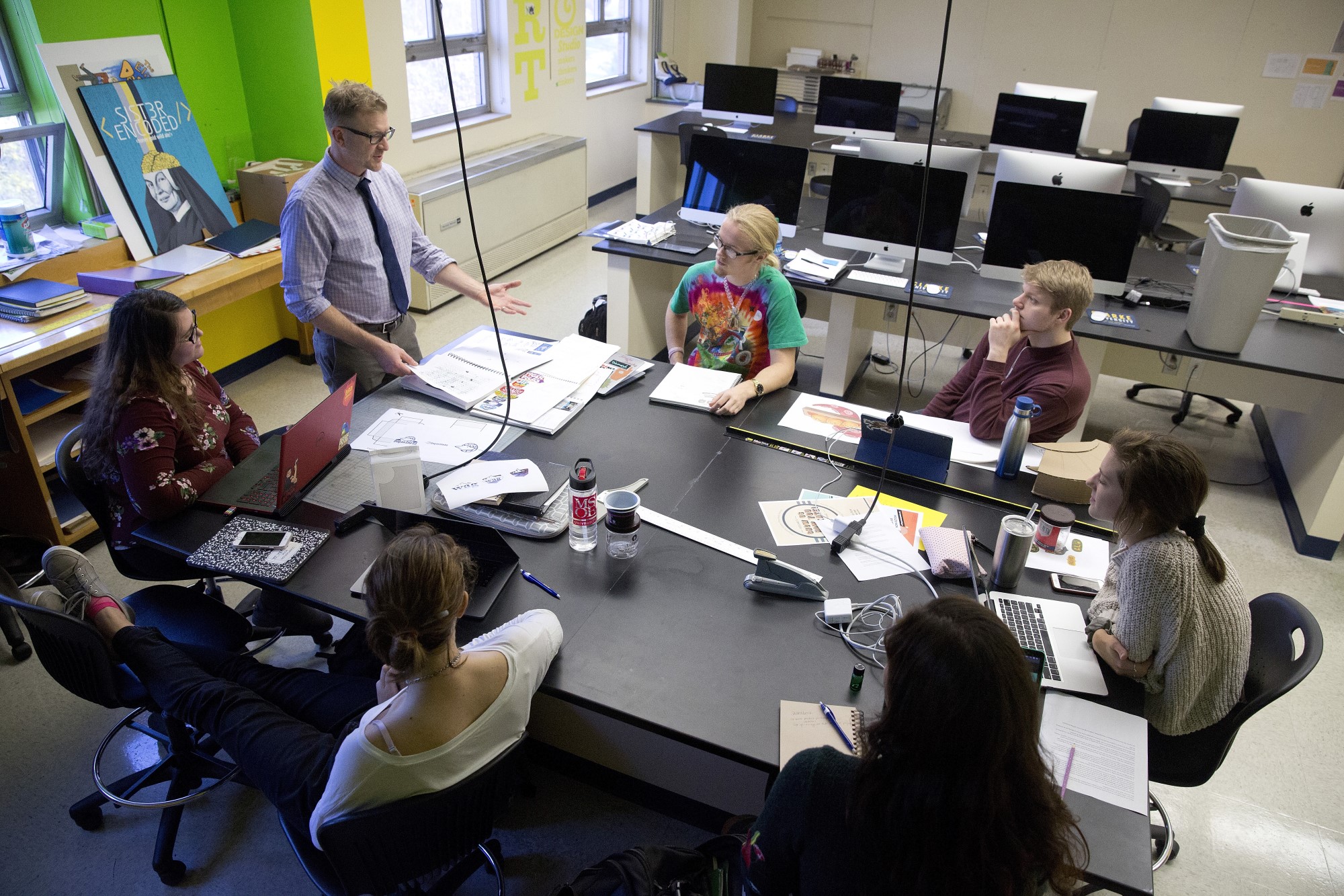 Đứng trước lời đồn trí tuệ nhân tạo sẽ cướp mất công việc của nghệ sĩ trong tương lai, các trường nghệ thuật đang đối phó với công cụ này thế nào? - Ảnh 3. Đứng trước lời đồn trí tuệ nhân tạo sẽ cướp mất công việc của nghệ sĩ trong tương lai, các trường nghệ thuật đang đối phó với công cụ này thế nào? - Ảnh 3.