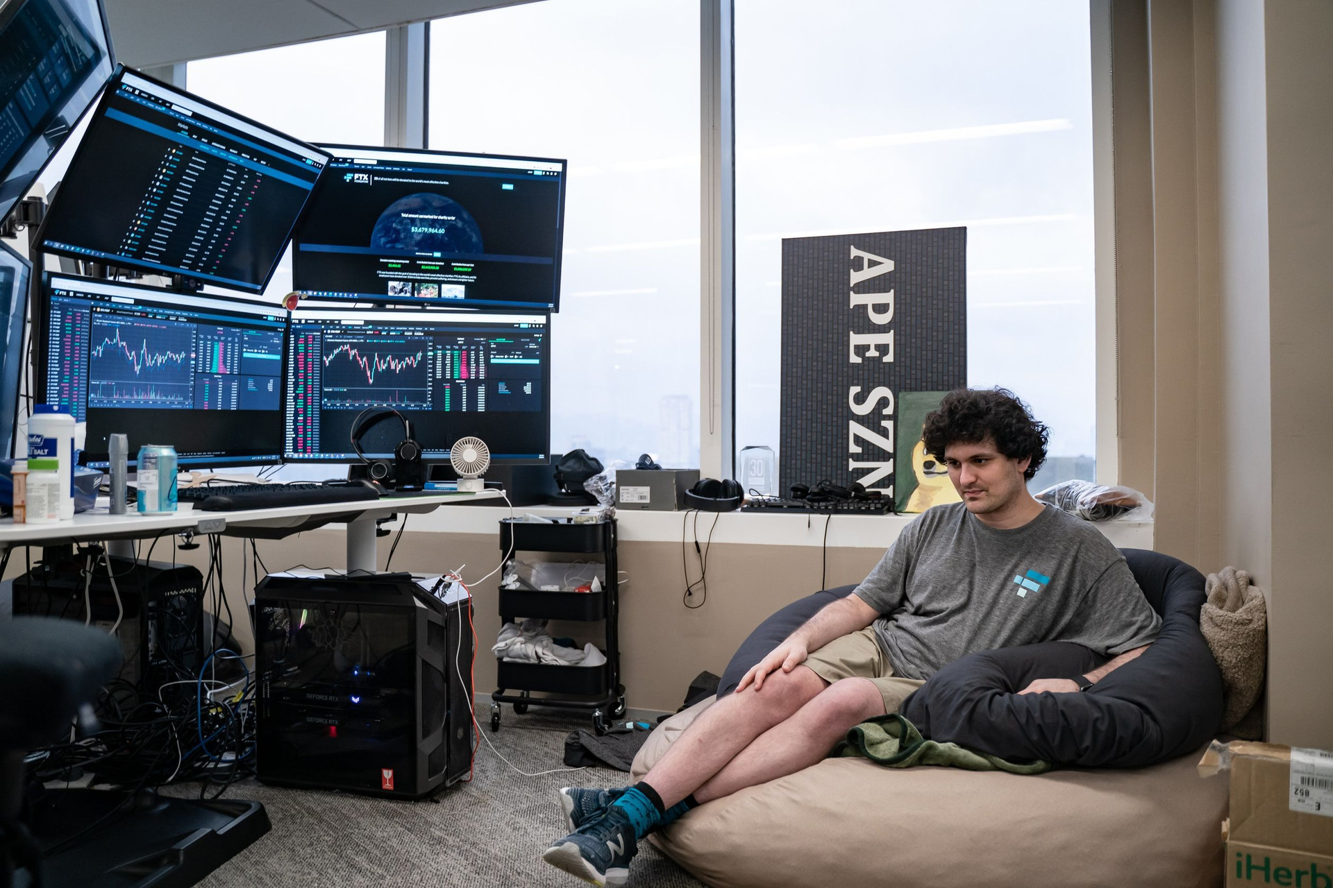 Alameda là ‘quả bom nổ chậm’: Bất ổn từ trước khi FTX sụp đổ, tài sản ‘bốc hơi’ gần 70% vẫn nổ về mức lãi suất trên trời - Ảnh 4. Alameda là ‘quả bom nổ chậm’: Bất ổn từ trước khi FTX sụp đổ, tài sản ‘bốc hơi’ gần 70% vẫn nổ về mức lãi suất trên trời - Ảnh 4.