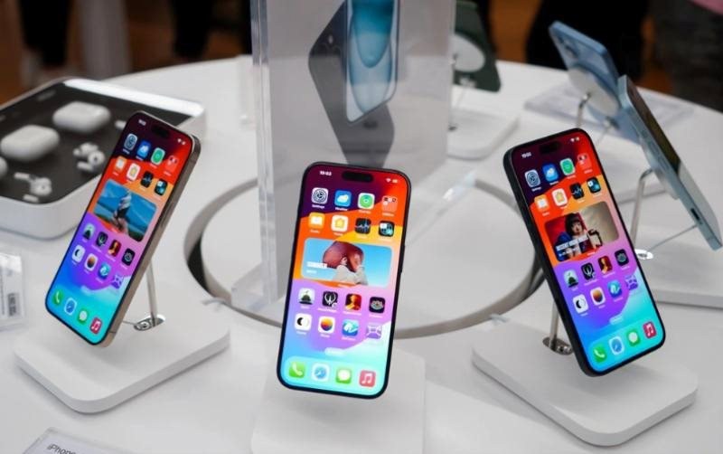 Một mẫu iPhone 15 được rao b&aacute;n với mức rẻ kh&ocirc;ng tưởng chỉ từ 15 triệu đồng, người dùng phải đ&aacute;nh đổi một điều bất ngờ - Ảnh 1.