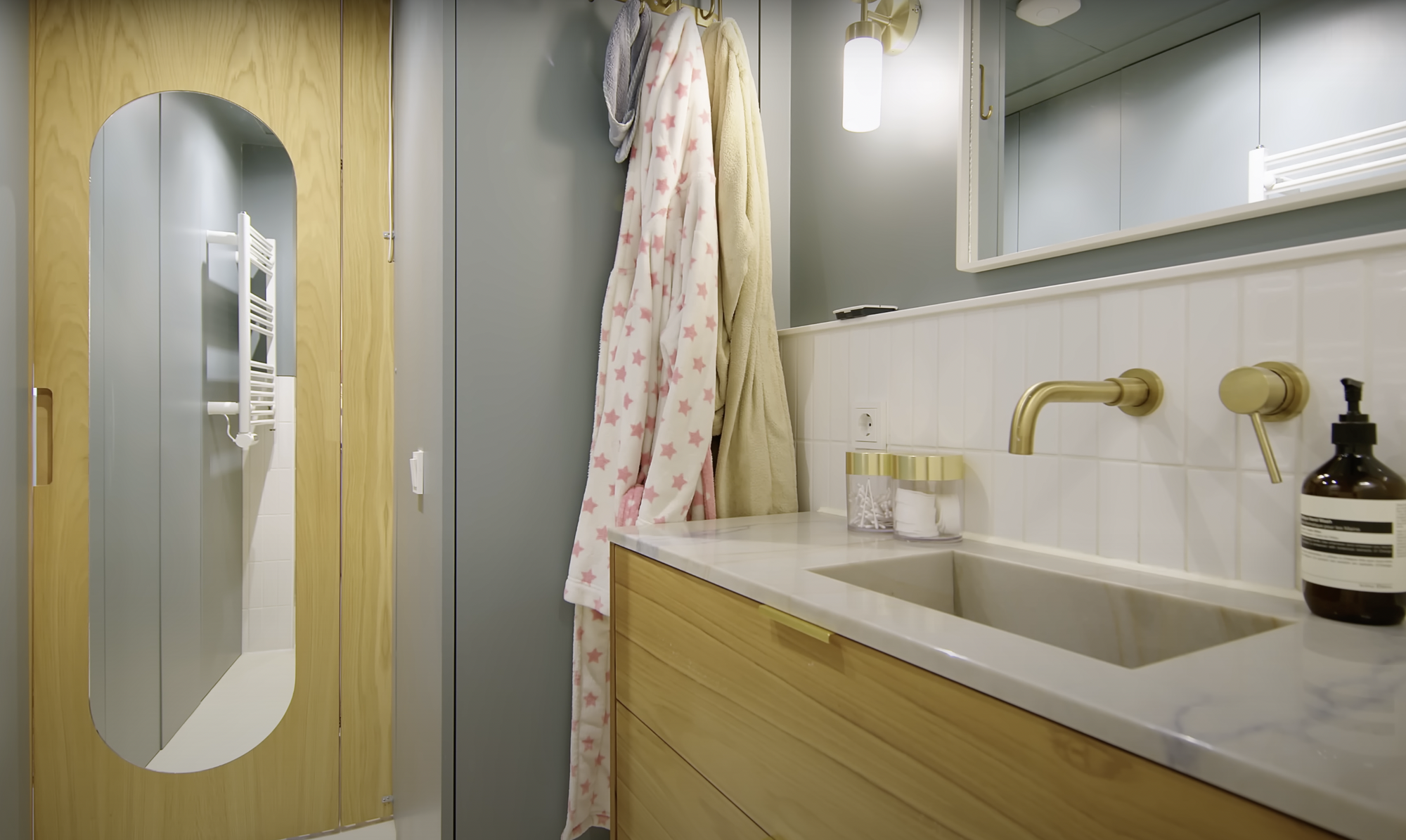 Mua nhà cũ hơn 100 tuổi đã xuống cấp, cặp đôi cải tạo thành cơ ngơi đẹp đáng ghen tỵ - Ảnh 14. Mua nhà cũ hơn 100 tuổi đã xuống cấp, cặp đôi cải tạo thành cơ ngơi đẹp đáng ghen tỵ - Ảnh 14.