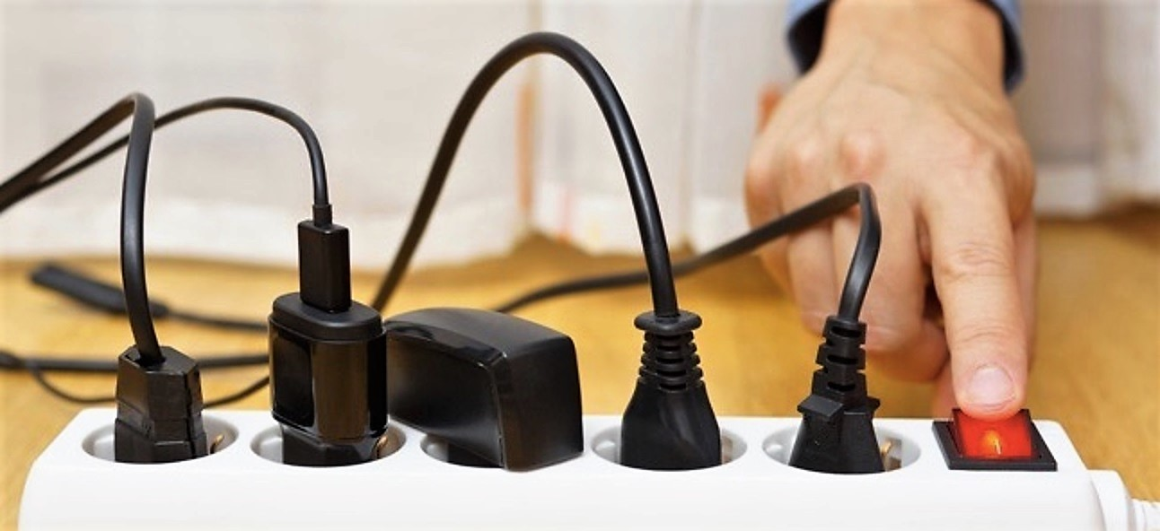 Nguy cơ cháy nổ với những sai lầm khi dùng đồ điện này - Ảnh 4. Nguy cơ cháy nổ với những sai lầm khi dùng đồ điện này - Ảnh 4.