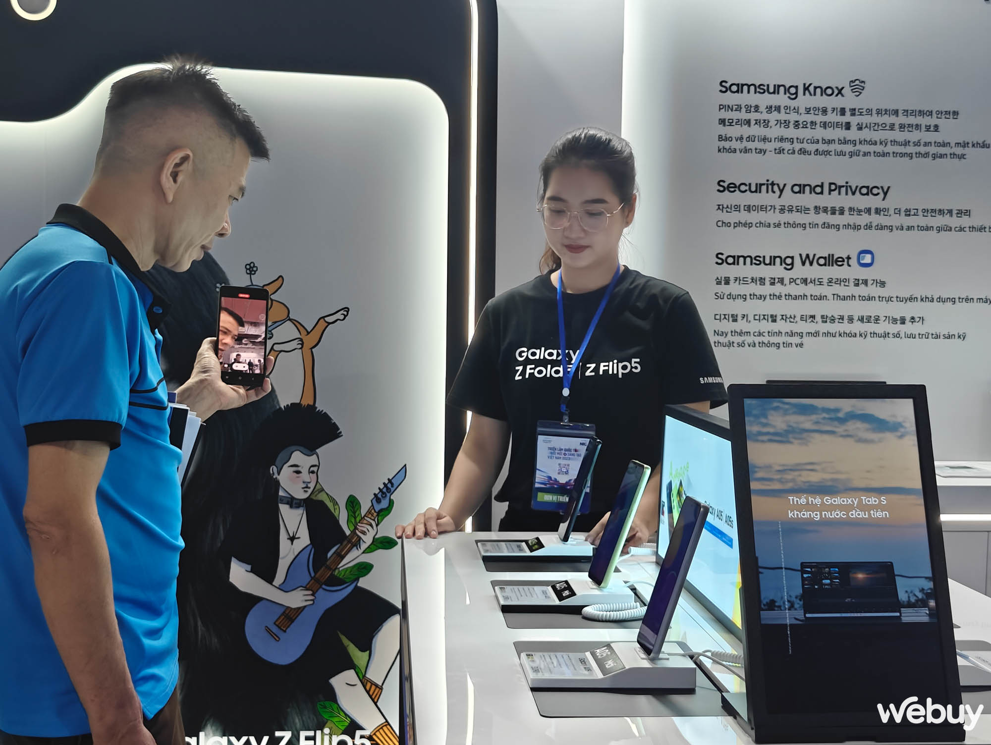 Không khí sôi động tại Triển lãm quốc tế đổi mới sáng tạo Việt Nam (VIIE 2023) - Ảnh 8. Không khí sôi động tại Triển lãm quốc tế đổi mới sáng tạo Việt Nam (VIIE 2023) - Ảnh 8.