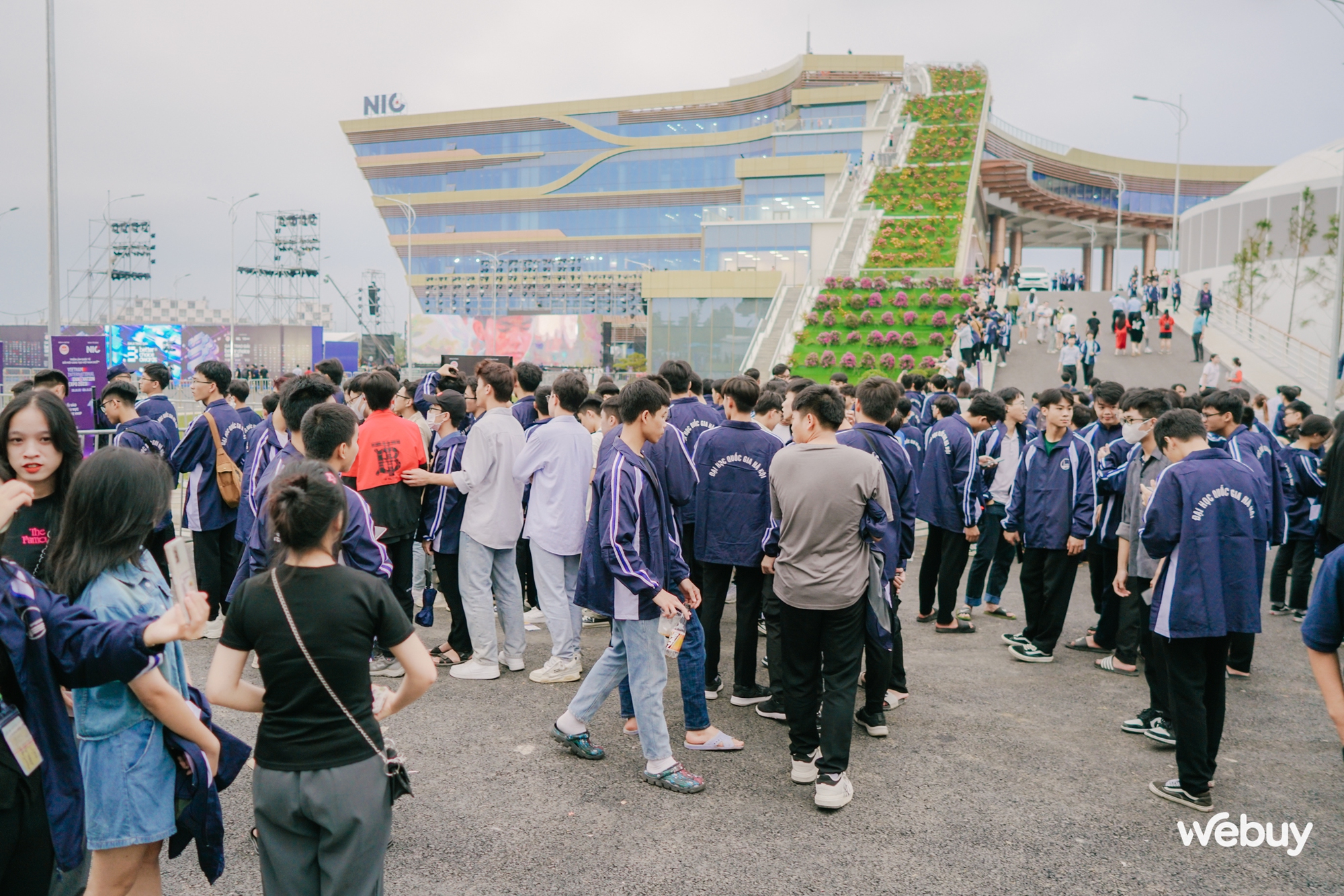 Hàng nghìn bạn trẻ check-in siêu nhanh chỉ bằng một ứng dụng tại Better Choice Awards - Ảnh 1. Hàng nghìn bạn trẻ check-in siêu nhanh chỉ bằng một ứng dụng tại Better Choice Awards - Ảnh 1.