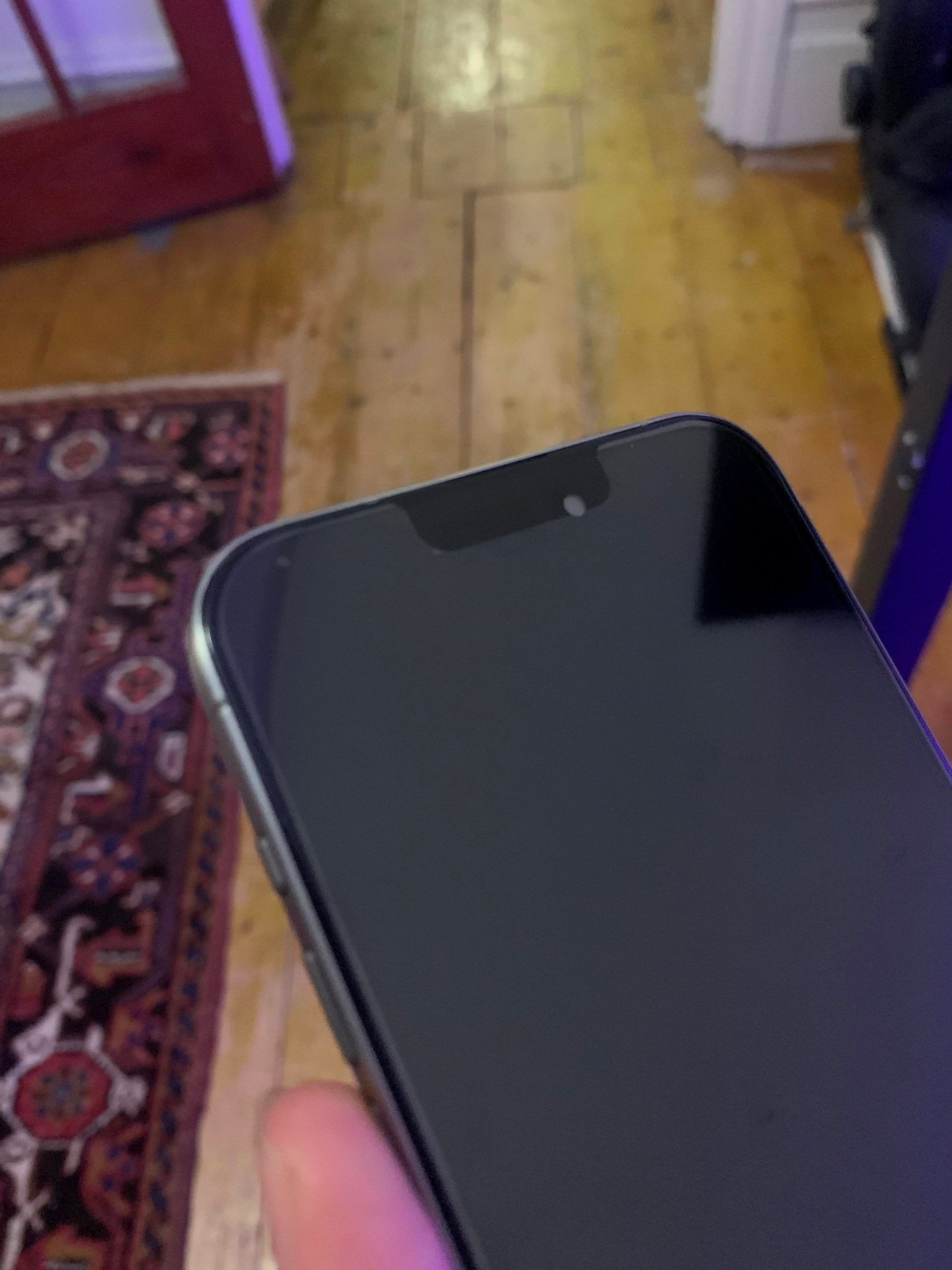 Đặt mua iPhone 15 Pro Max ngay trên website Apple, người dùng nhận về iPhone nhái chạy Android- Ảnh 4. Đặt mua iPhone 15 Pro Max ngay trên website Apple, người dùng nhận về iPhone nhái chạy Android- Ảnh 4.