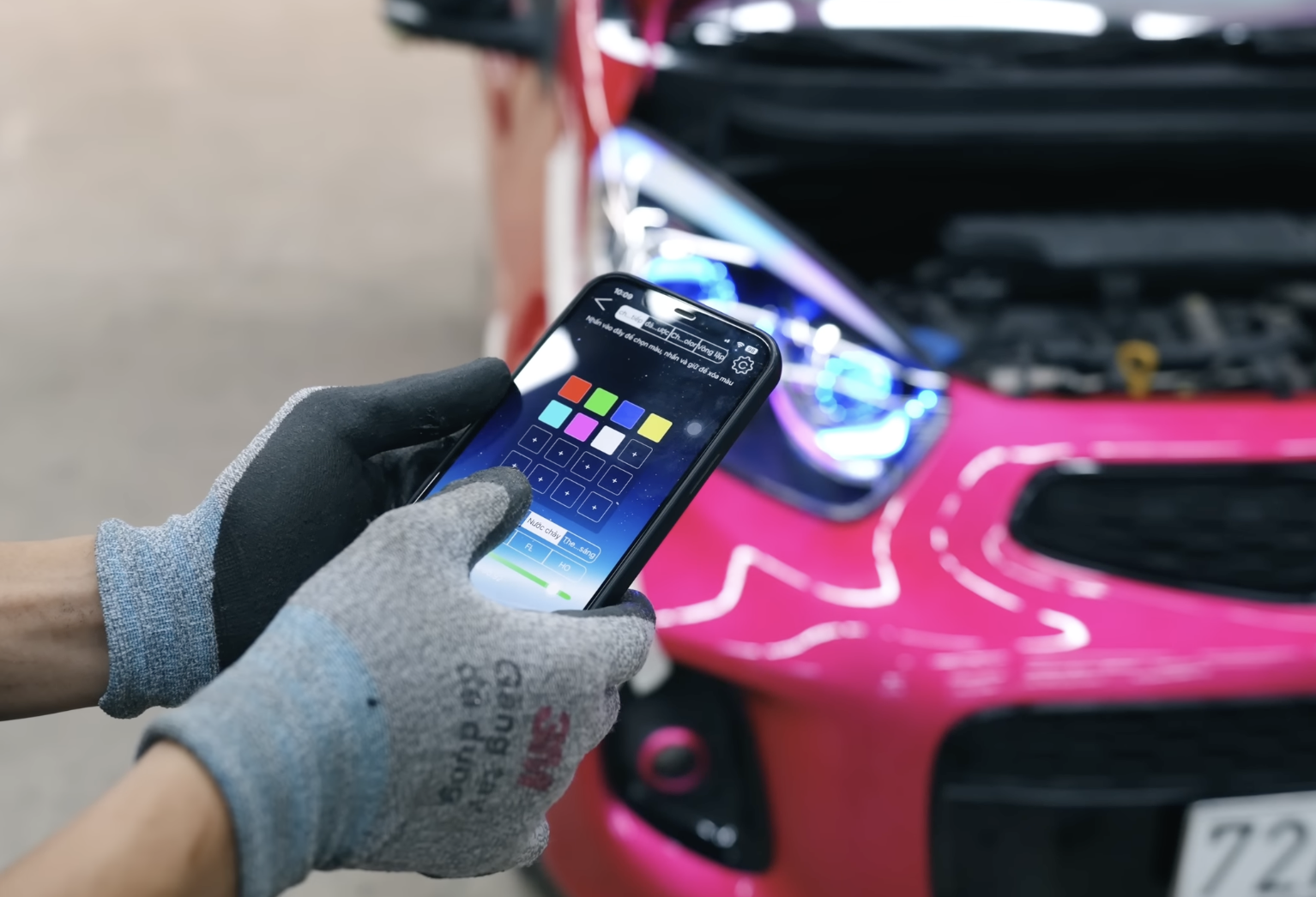 Nữ doanh nhân mang Kia Morning đi độ theo phong cách độc lạ: Ghế sau có bệ tỳ tay, tủ lạnh, bàn làm việc như Maybach- Ảnh 3. Nữ doanh nhân mang Kia Morning đi độ theo phong cách độc lạ: Ghế sau có bệ tỳ tay, tủ lạnh, bàn làm việc như Maybach- Ảnh 3.