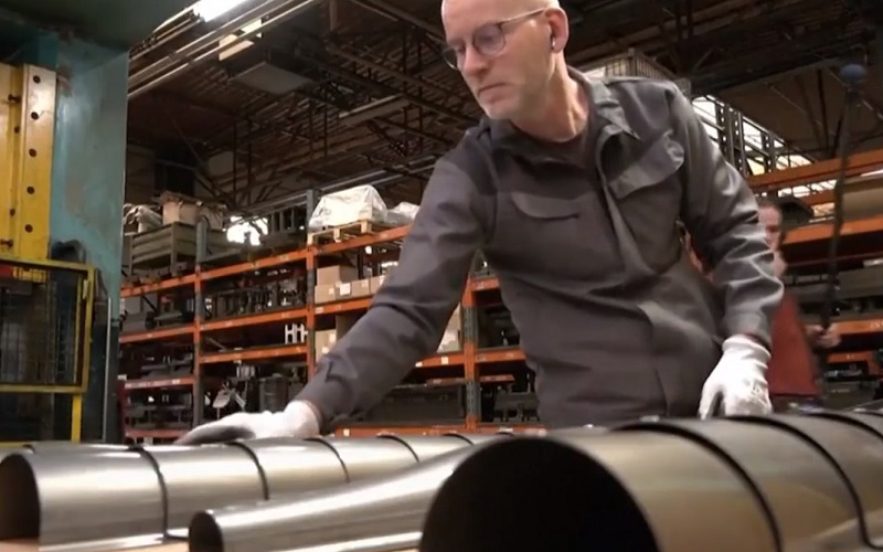 Khám phá quy trình sản xuất ngọn đuốc Olympic Paris 2024- Ảnh 1. Khám phá quy trình sản xuất ngọn đuốc Olympic Paris 2024- Ảnh 1.