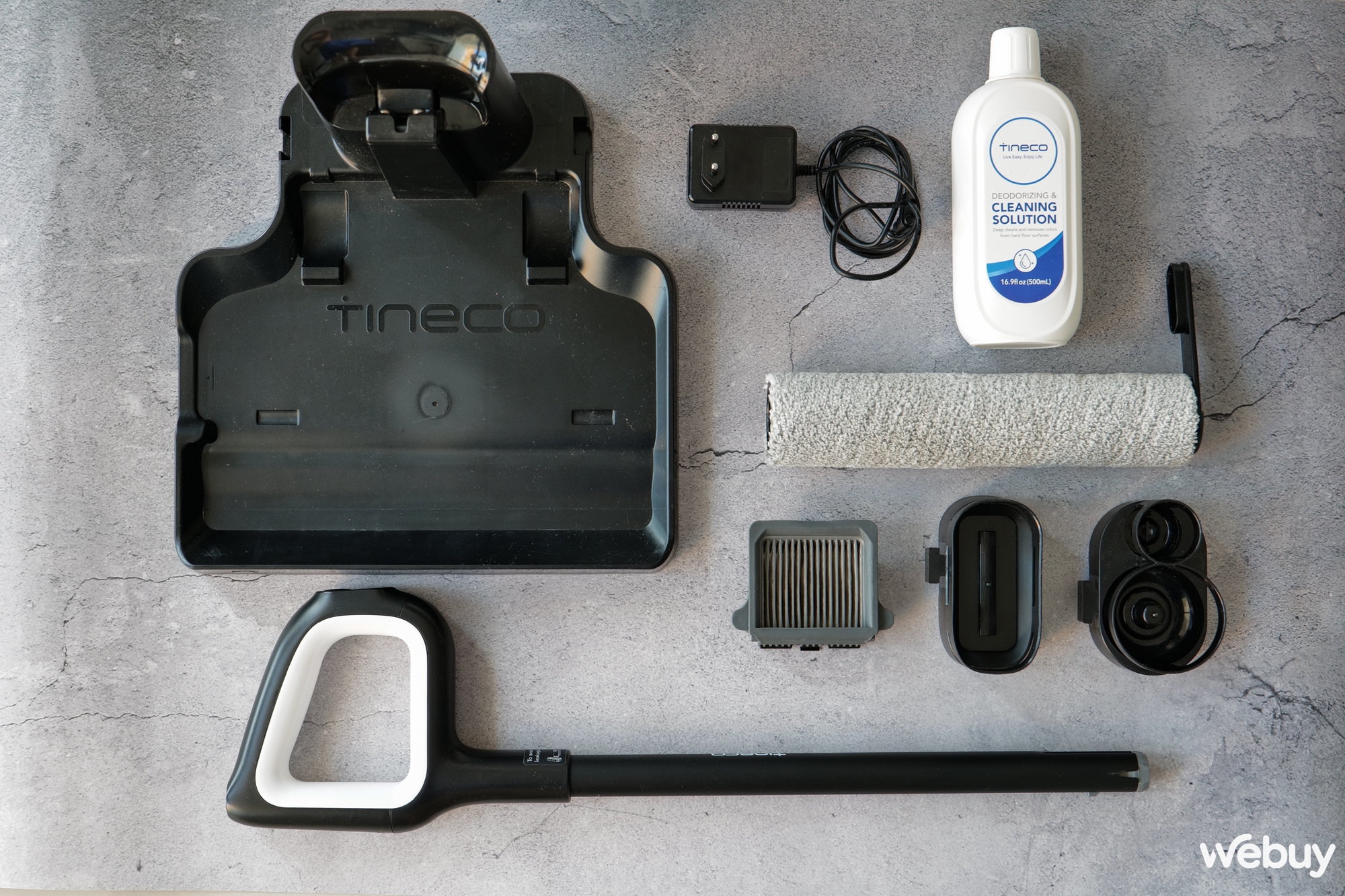 Trải nghiệm Tineco Floor One S6: Vừa lau vừa hút, dọn sạch cả vết cà phê đổ, tự giặt con lăn và phát hiện độ bẩn- Ảnh 13. Trải nghiệm Tineco Floor One S6: Vừa lau vừa hút, dọn sạch cả vết cà phê đổ, tự giặt con lăn và phát hiện độ bẩn- Ảnh 13.