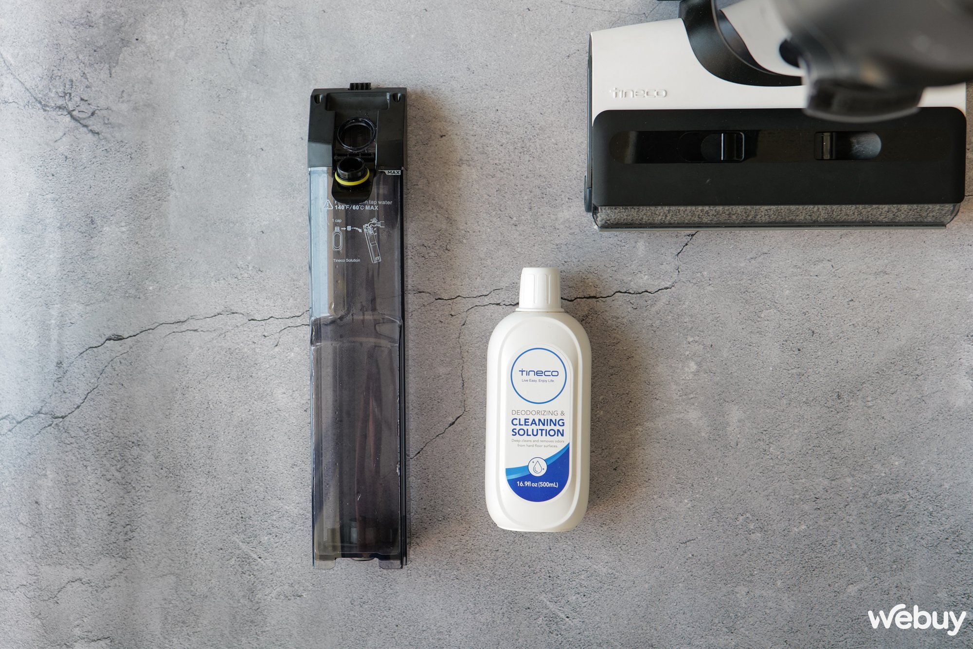 Trải nghiệm Tineco Floor One S6: Vừa lau vừa hút, dọn sạch cả vết cà phê đổ, tự giặt con lăn và phát hiện độ bẩn- Ảnh 14. Trải nghiệm Tineco Floor One S6: Vừa lau vừa hút, dọn sạch cả vết cà phê đổ, tự giặt con lăn và phát hiện độ bẩn- Ảnh 14.