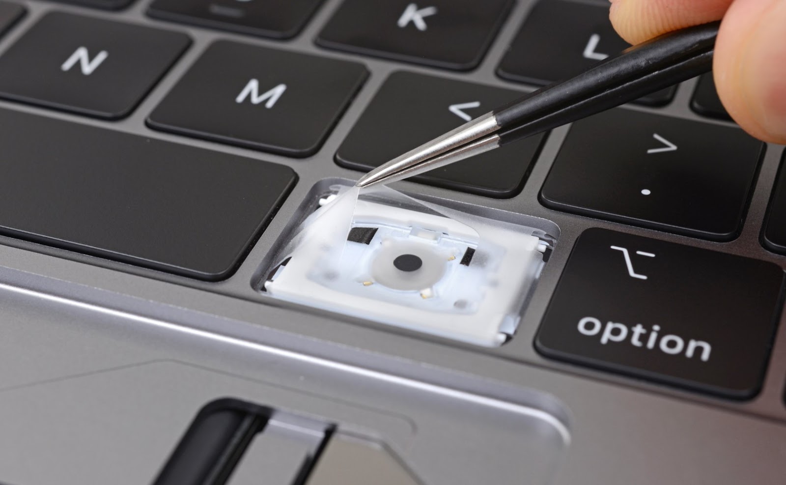 Apple v&agrave; những lần thiết kế sản phẩm sai lầm nhưng lẳng lặng bỏ qua- Ảnh 1.