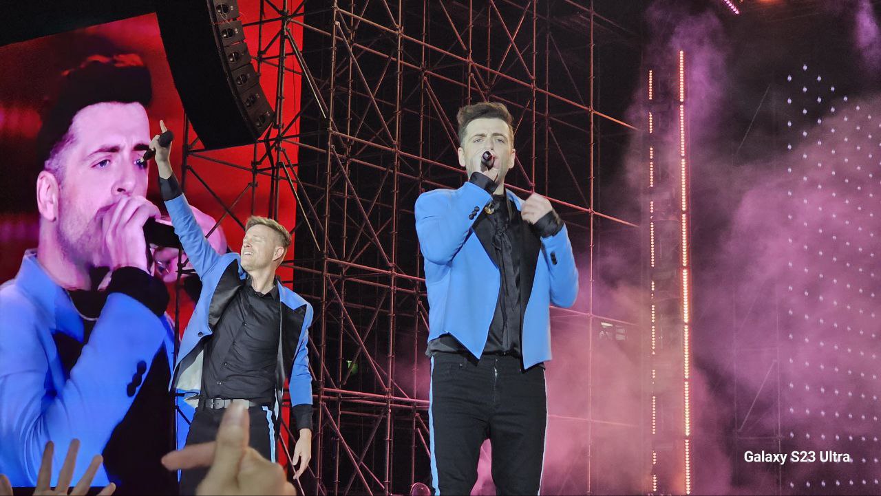 Lỡ hẹn 12 năm, cuối cùng tôi đã được tận mắt thấy 4 thần tượng của tuổi thanh xuân- Ảnh 3. Lỡ hẹn 12 năm, cuối cùng tôi đã được tận mắt thấy 4 thần tượng của tuổi thanh xuân- Ảnh 3.