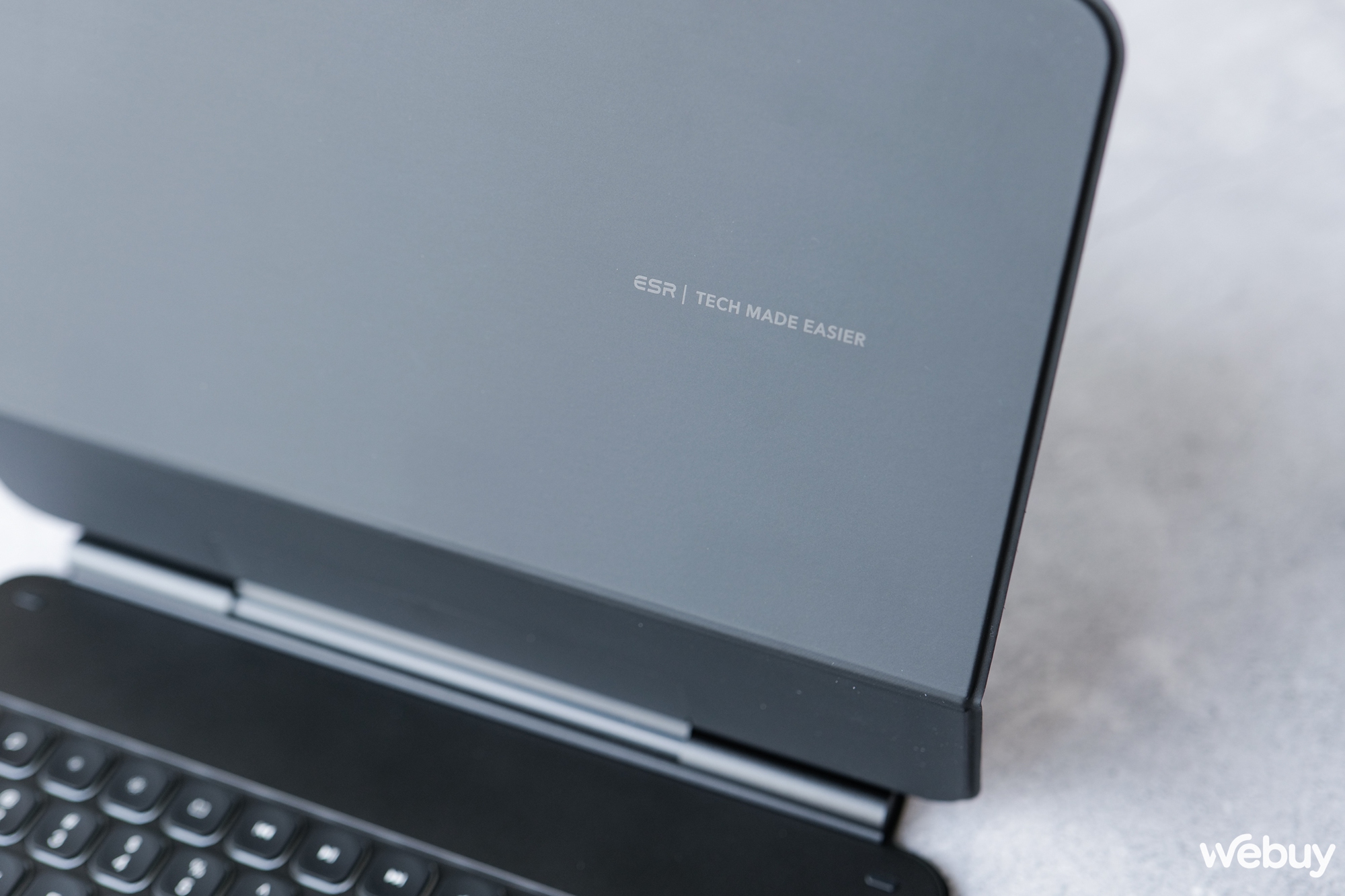 Đ&acirc;y l&agrave; b&agrave;n ph&iacute;m "bay" cho iPad Pro, gi&aacute; chỉ bằng một nửa h&agrave;ng ch&iacute;nh h&atilde;ng m&agrave; c&ograve;n c&oacute; th&ecirc;m cả t&iacute;nh năng đặc biệt n&agrave;y- Ảnh 6.