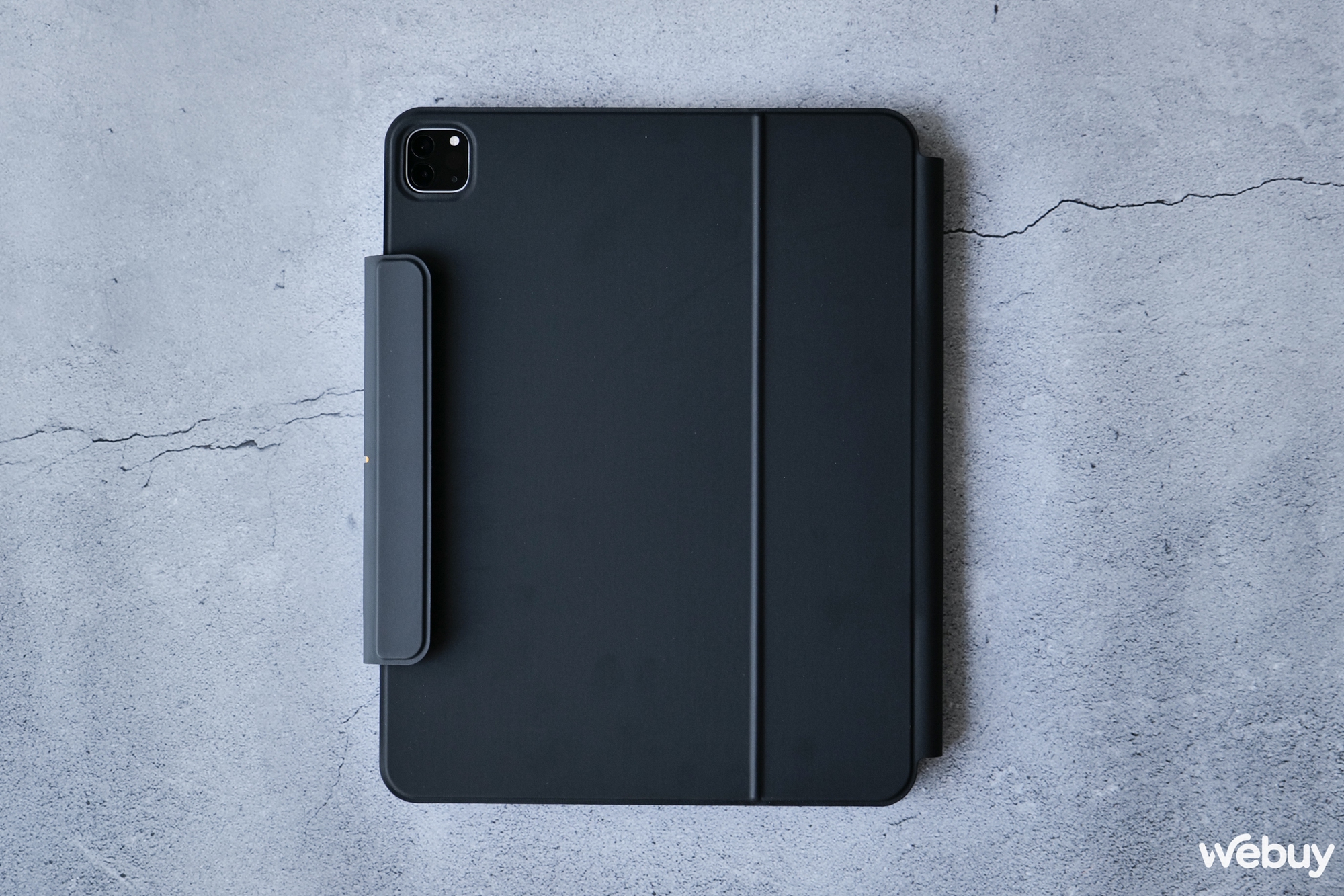 Đ&acirc;y l&agrave; b&agrave;n ph&iacute;m "bay" cho iPad Pro, gi&aacute; chỉ bằng một nửa h&agrave;ng ch&iacute;nh h&atilde;ng m&agrave; c&ograve;n c&oacute; th&ecirc;m cả t&iacute;nh năng đặc biệt n&agrave;y- Ảnh 5.