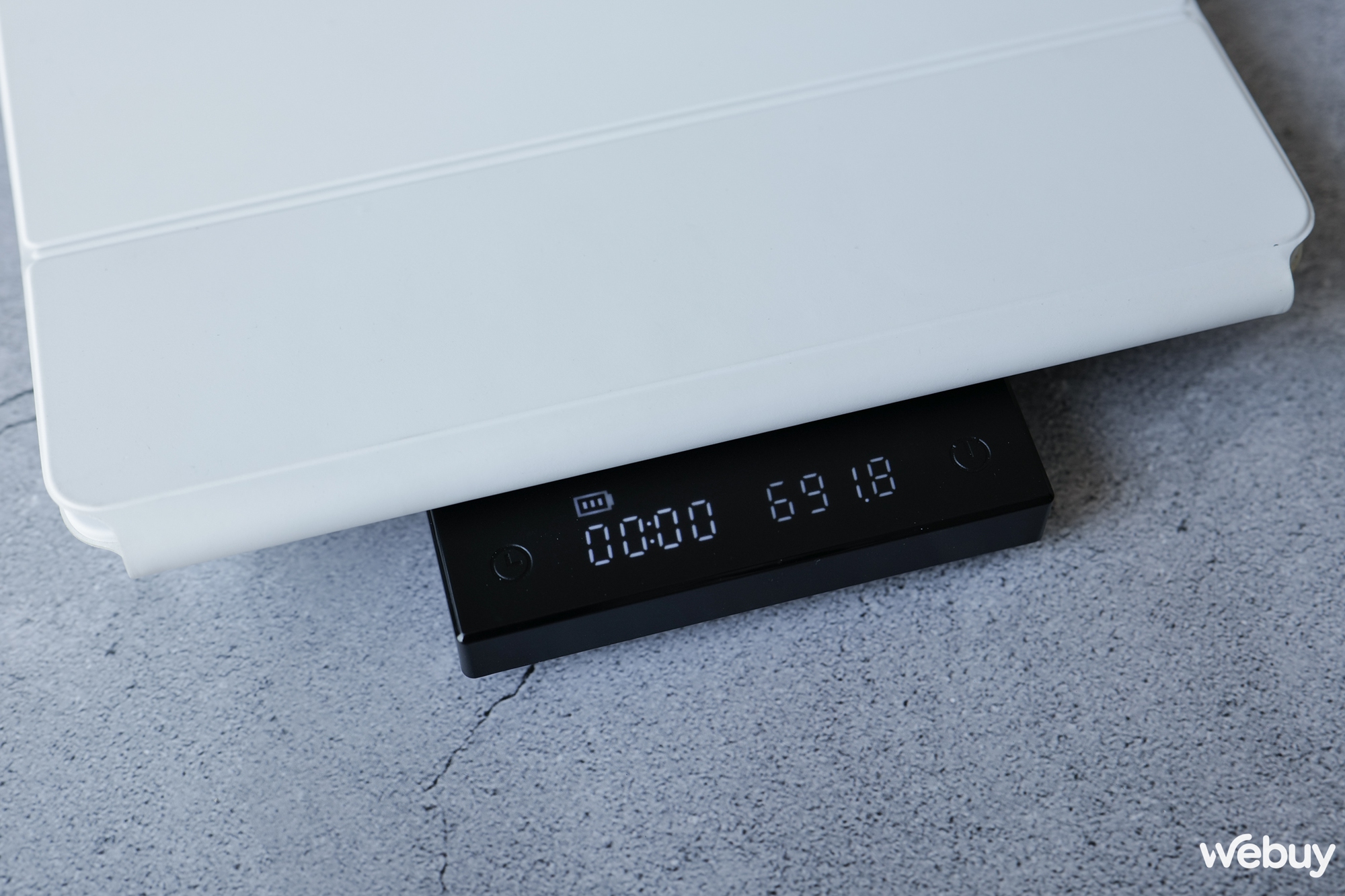 Đ&acirc;y l&agrave; b&agrave;n ph&iacute;m "bay" cho iPad Pro, gi&aacute; chỉ bằng một nửa h&agrave;ng ch&iacute;nh h&atilde;ng m&agrave; c&ograve;n c&oacute; th&ecirc;m cả t&iacute;nh năng đặc biệt n&agrave;y- Ảnh 15.