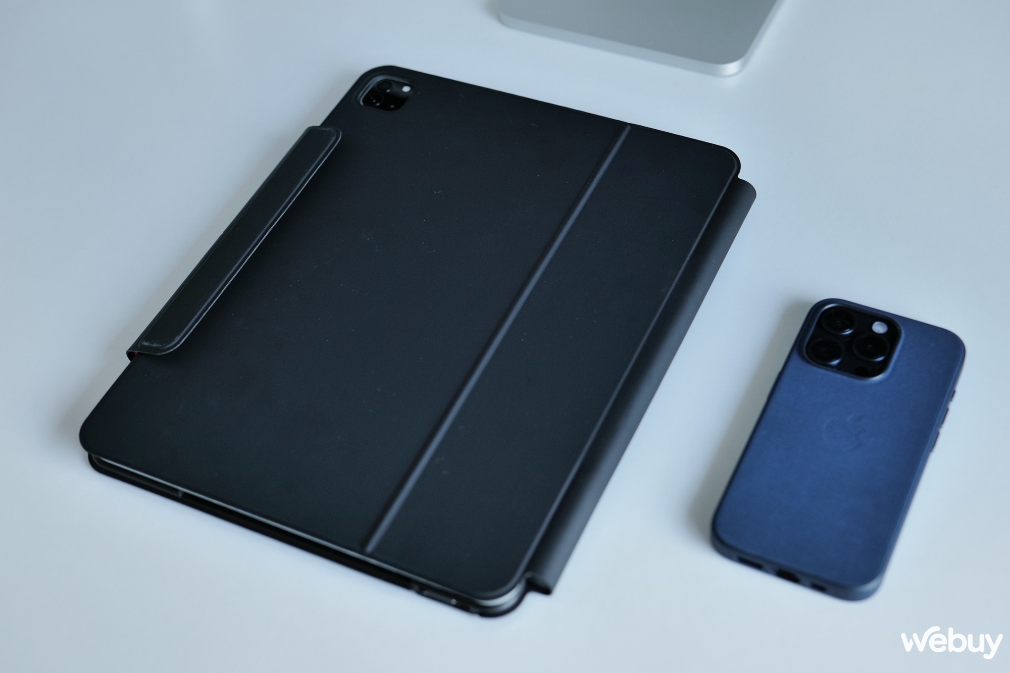 Đ&acirc;y l&agrave; b&agrave;n ph&iacute;m "bay" cho iPad Pro, gi&aacute; chỉ bằng một nửa h&agrave;ng ch&iacute;nh h&atilde;ng m&agrave; c&ograve;n c&oacute; th&ecirc;m cả t&iacute;nh năng đặc biệt n&agrave;y- Ảnh 4.