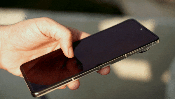 OPPO Find N3 Flip có thể “cướp” rất nhiều khách của Z Flip5 chỉ với thay đổi nhỏ này - Ảnh 3. OPPO Find N3 Flip có thể “cướp” rất nhiều khách của Z Flip5 chỉ với thay đổi nhỏ này - Ảnh 3.