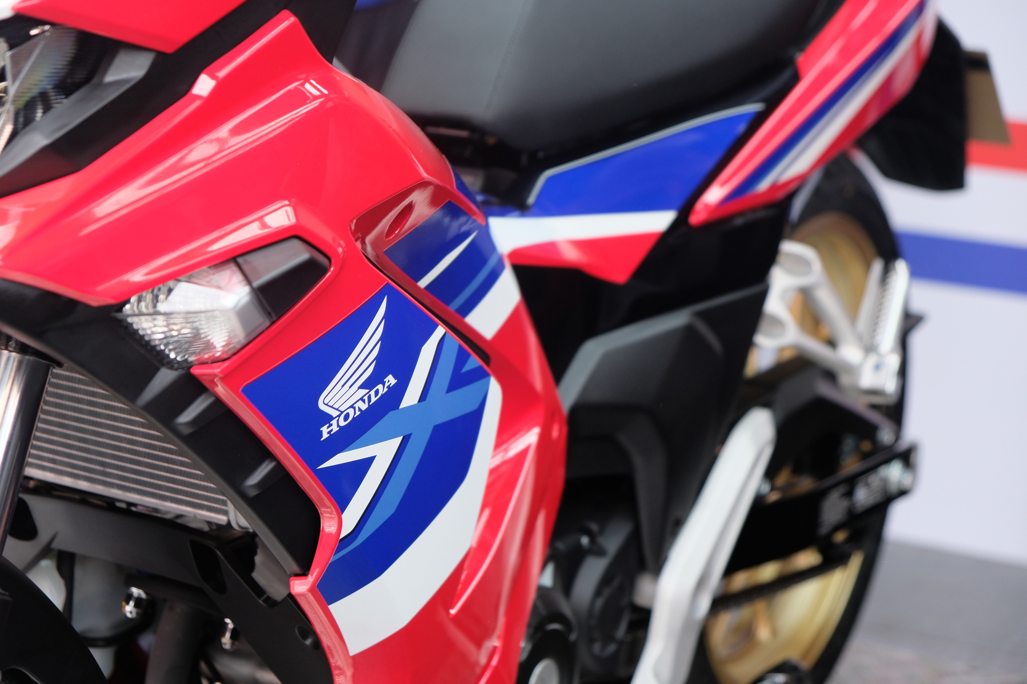 Honda Winner X 2024 ra mắt Việt Nam: Giá từ hơn 46 triệu, thêm công nghệ của xe đua đấu Exciter- Ảnh 2. Honda Winner X 2024 ra mắt Việt Nam: Giá từ hơn 46 triệu, thêm công nghệ của xe đua đấu Exciter- Ảnh 2.