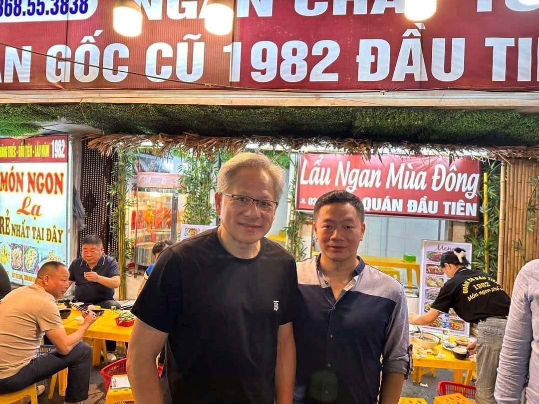 CEO VNG c&ugrave;ng CEO Tập đo&agrave;n chip hơn 1.000 tỷ USD của Mỹ đi ăn uống tại qu&aacute;n vỉa h&egrave; H&agrave; Nội- Ảnh 2.