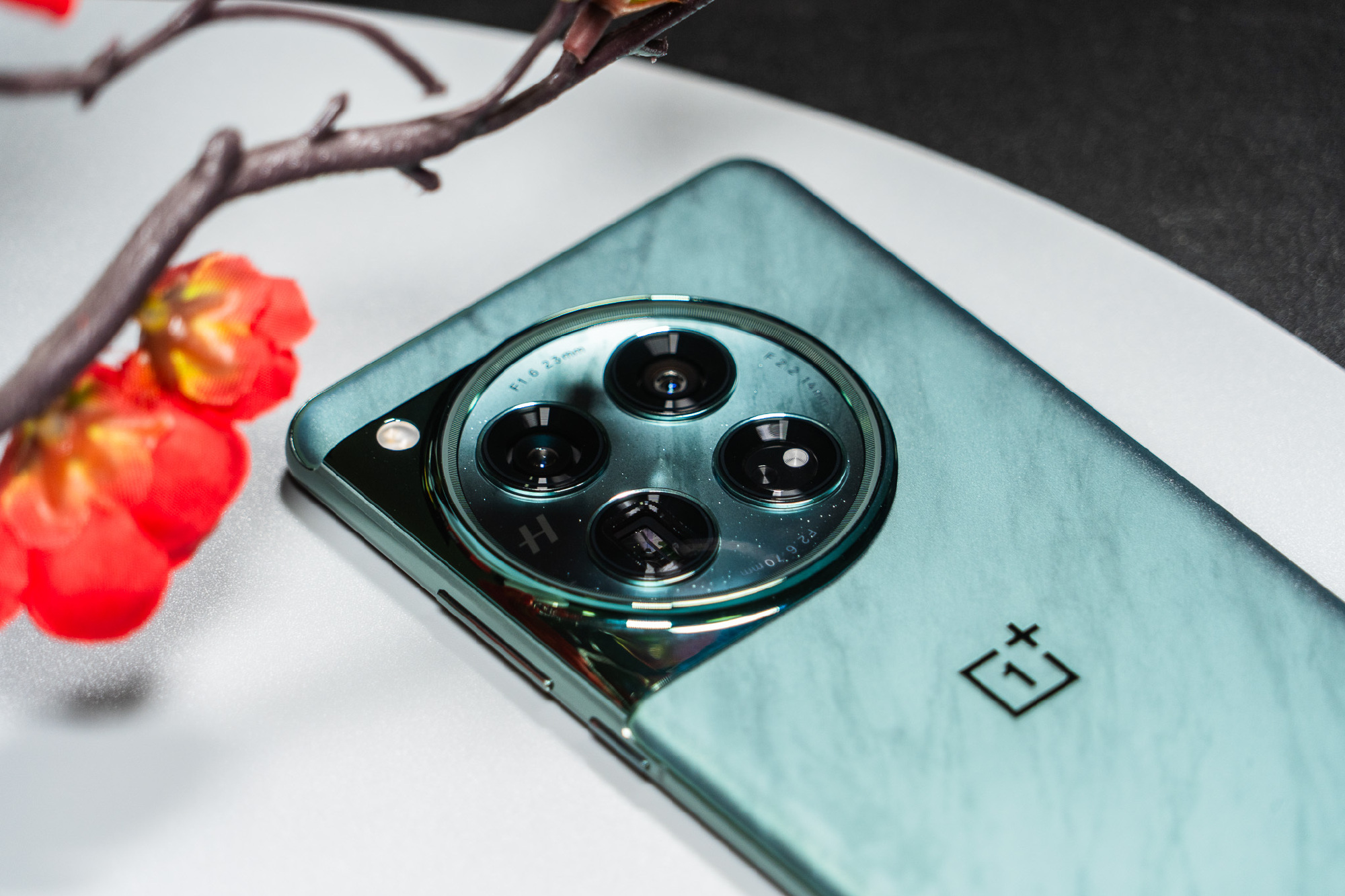 Ảnh thực tế OnePlus 12: Từng là "Flagship Killer", OnePlus giờ ra sao khi về lại tay OPPO?- Ảnh 5. Ảnh thực tế OnePlus 12: Từng là "Flagship Killer", OnePlus giờ ra sao khi về lại tay OPPO?- Ảnh 5.