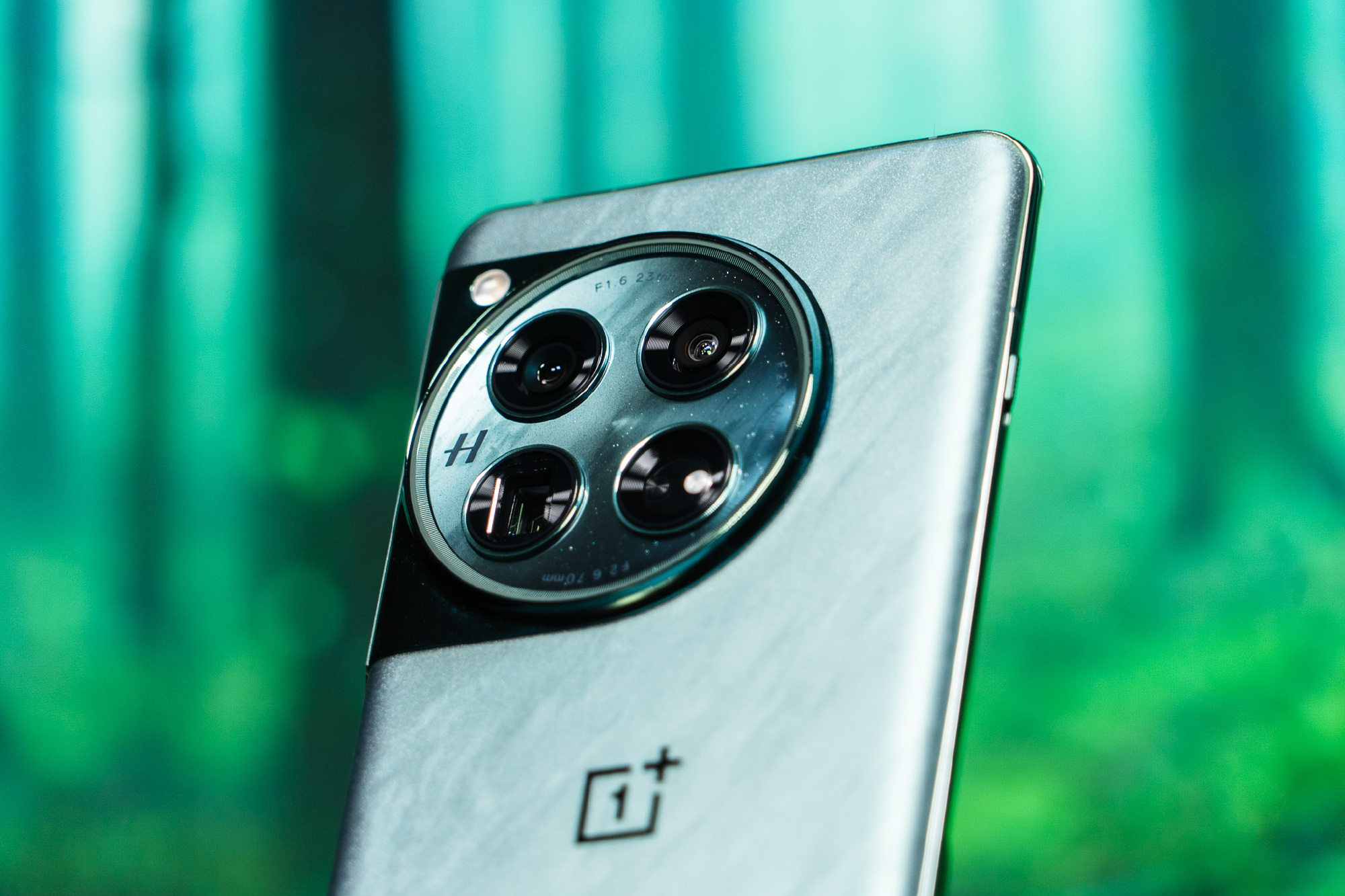 Ảnh thực tế OnePlus 12: Từng là "Flagship Killer", OnePlus giờ ra sao khi về lại tay OPPO?- Ảnh 4. Ảnh thực tế OnePlus 12: Từng là "Flagship Killer", OnePlus giờ ra sao khi về lại tay OPPO?- Ảnh 4.