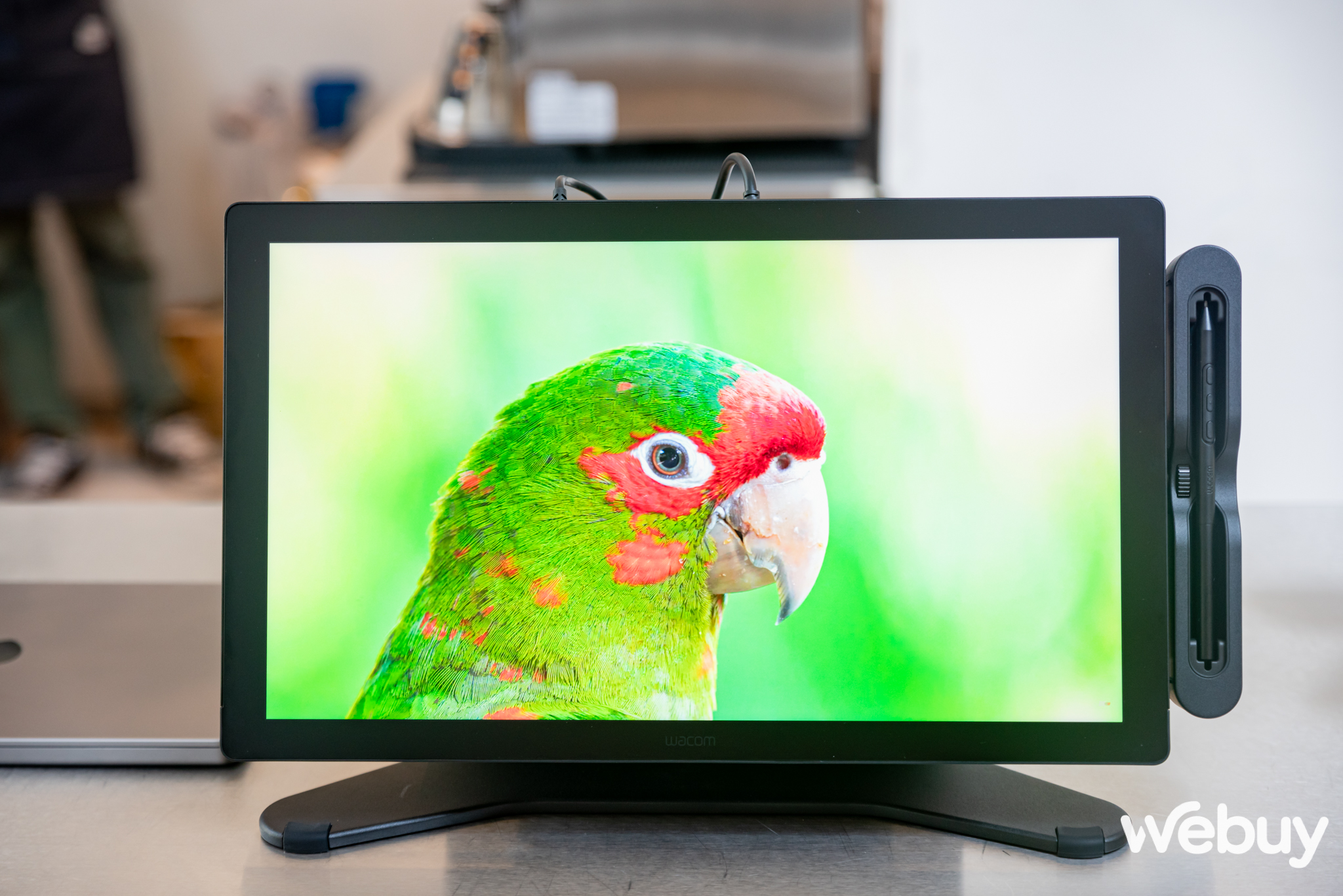 Cận cảnh bảng vẽ Wacom Cintiq Pro 17, bộ c&ocirc;ng cụ m&agrave; d&acirc;n s&aacute;ng tạo, thiết kế đồ hoạ &ldquo;chỉ biết ước&rdquo;- Ảnh 22.