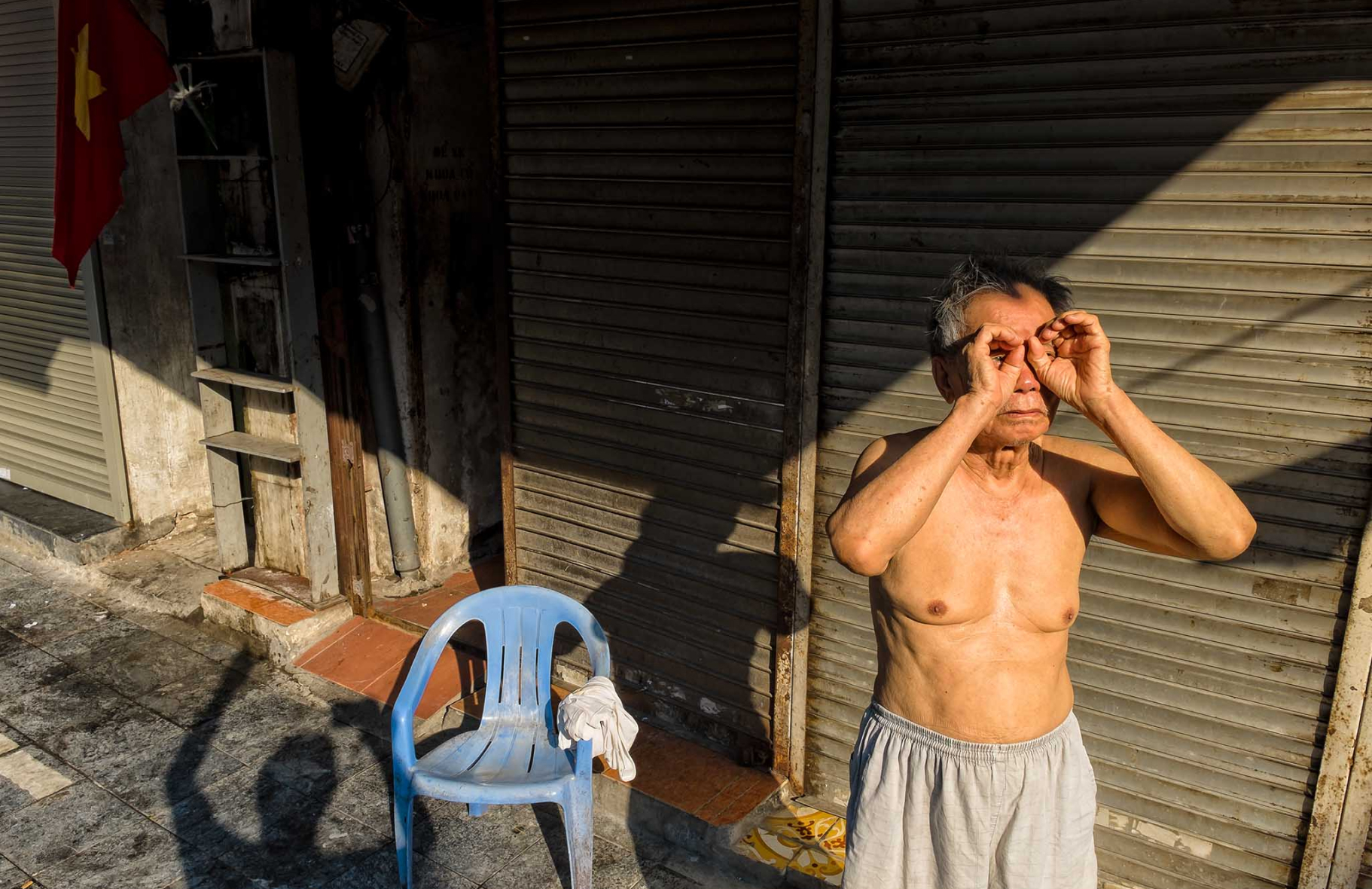 Nhiếp ảnh gia đường phố Chu Việt H&agrave;: &ldquo;iPhone hay Samsung kh&ocirc;ng quan trọng, quan trọng l&agrave; c&aacute;ch bạn sử dụng thiết bị&rdquo;- Ảnh 9.