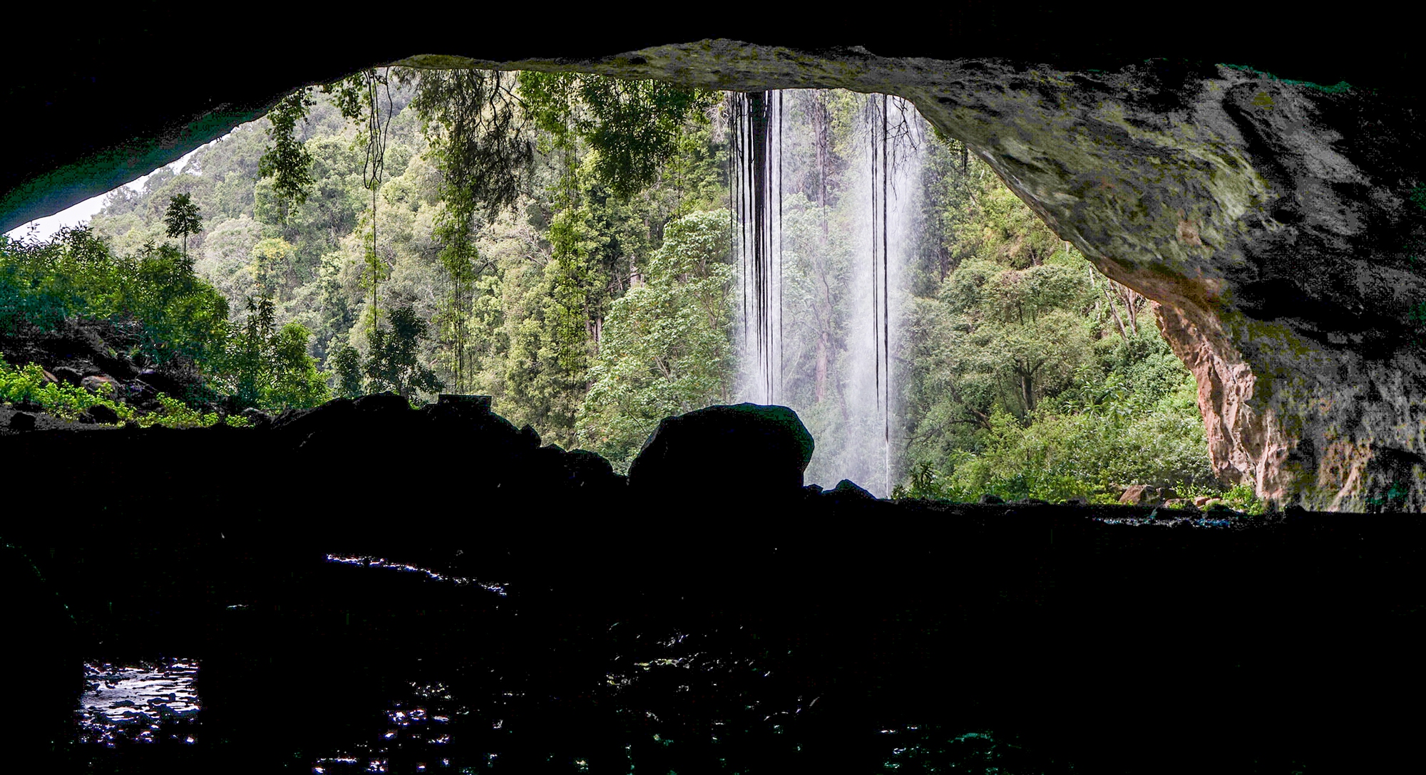 Điều gì khiến cho hang Kitum trở thành nơi nguy hiểm nhất trên Trái Đất?- Ảnh 1. Điều gì khiến cho hang Kitum trở thành nơi nguy hiểm nhất trên Trái Đất?- Ảnh 1.