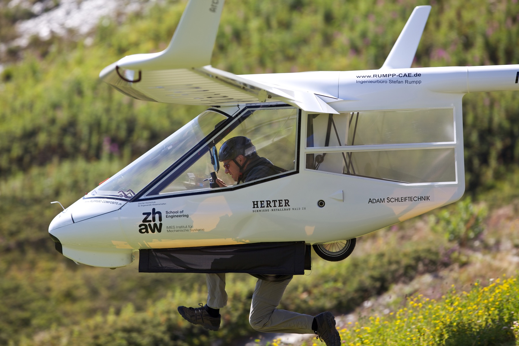 Máy bay có người lái siêu nhỏ có thể bay nhanh đến mức nào?- Ảnh 1. Máy bay có người lái siêu nhỏ có thể bay nhanh đến mức nào?- Ảnh 1.