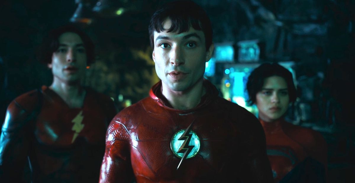 The Flash tung trailer đầu tiên quy tụ ba yếu tố ăn khách: Dòng thời gian mới, phản diện cũ và Batman - Ảnh 2. The Flash tung trailer đầu tiên quy tụ ba yếu tố ăn khách: Dòng thời gian mới, phản diện cũ và Batman - Ảnh 2.