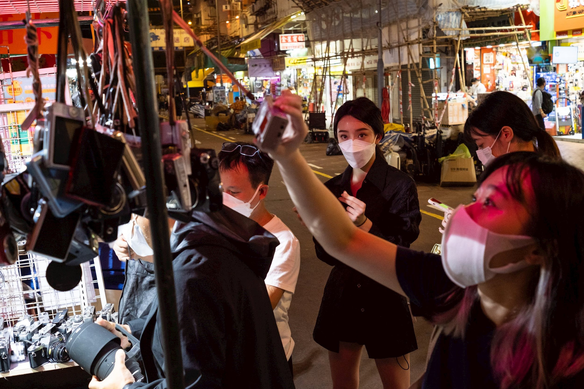 Đột nhập 2 khu ‘chợ giời công nghệ’ nổi tiếng thế giới: Thiên đường cho giới game thủ, la liệt máy tính Apple ‘siêu rẻ’ nhưng cáp audio dát vàng 94 triệu cũng có - Ảnh 2. Đột nhập 2 khu ‘chợ giời công nghệ’ nổi tiếng thế giới: Thiên đường cho giới game thủ, la liệt máy tính Apple ‘siêu rẻ’ nhưng cáp audio dát vàng 94 triệu cũng có - Ảnh 2.