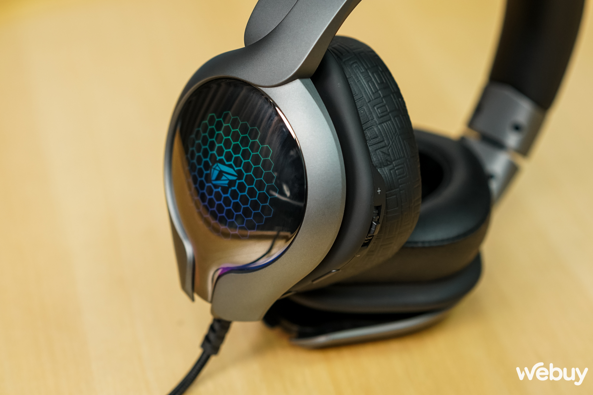 Đánh giá Colorful iGame DNA: Đầu tư mạnh cả về thiết kế lẫn âm thanh - Ảnh 7. Đánh giá Colorful iGame DNA: Đầu tư mạnh cả về thiết kế lẫn âm thanh - Ảnh 7.