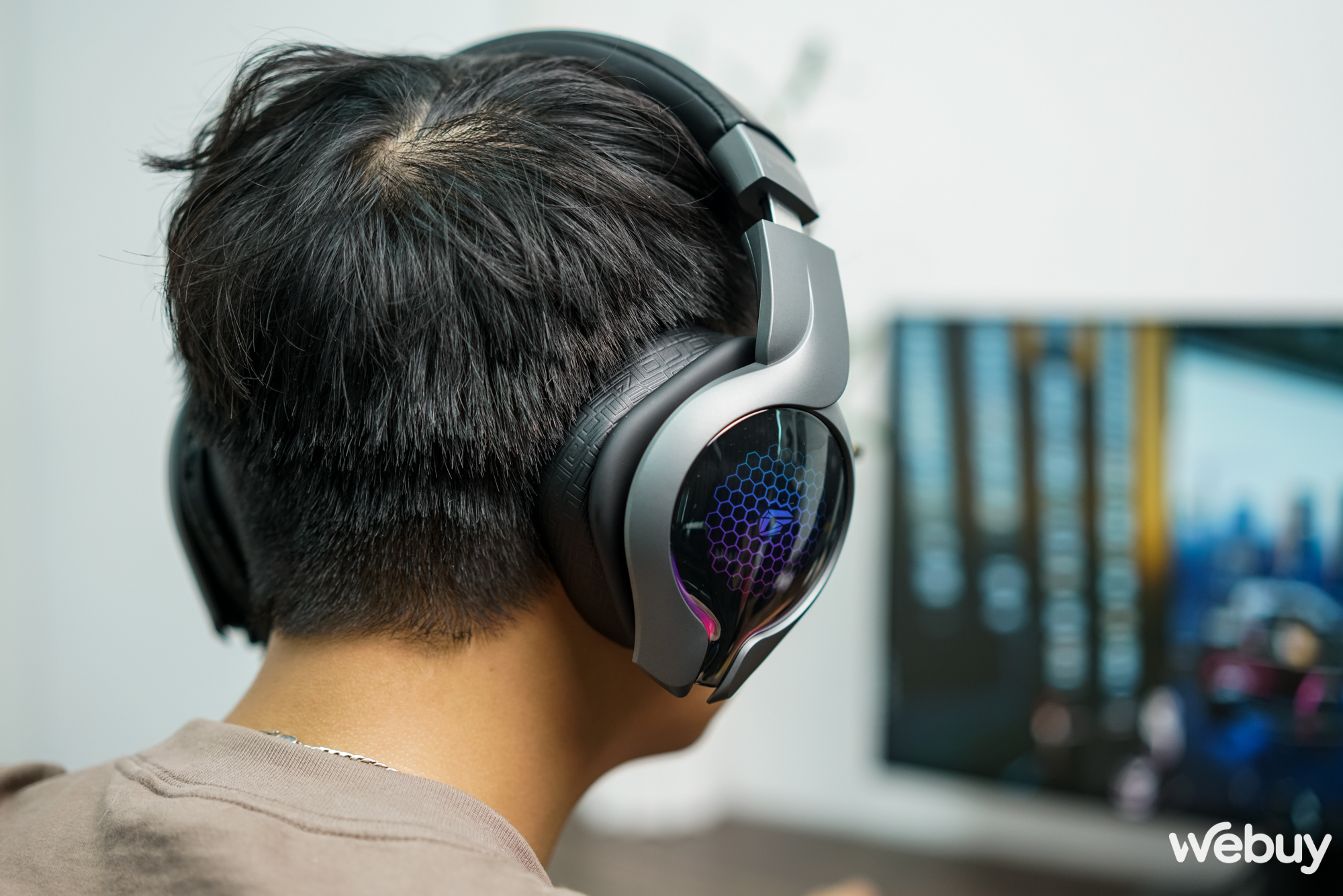 Đánh giá Colorful iGame DNA: Đầu tư mạnh cả về thiết kế lẫn âm thanh - Ảnh 1. Đánh giá Colorful iGame DNA: Đầu tư mạnh cả về thiết kế lẫn âm thanh - Ảnh 1.