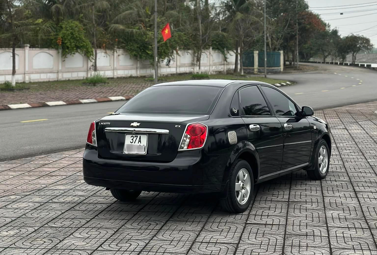 Rao Chevrolet Lacetti hơn 160 triệu đồng, người bán nêu quan điểm: 'Tội gì phải đi SH' - Ảnh 2. Rao Chevrolet Lacetti hơn 160 triệu đồng, người bán nêu quan điểm: 'Tội gì phải đi SH' - Ảnh 2.